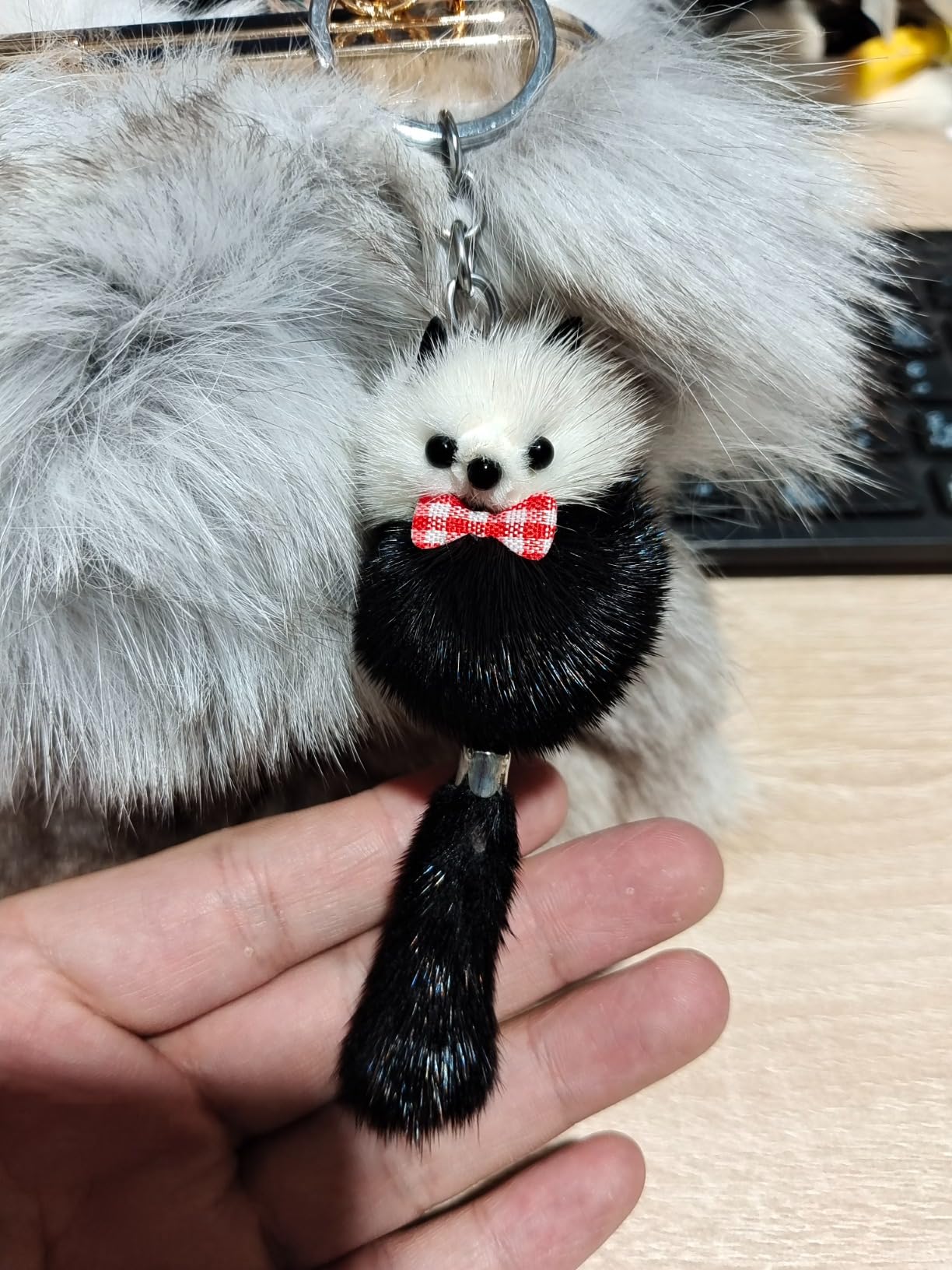 Fosrion Elegant Genuine Mink Fur Fox-Shaped Keychain - Available in Sophisticated Gray and Classic Black customer photo 1
