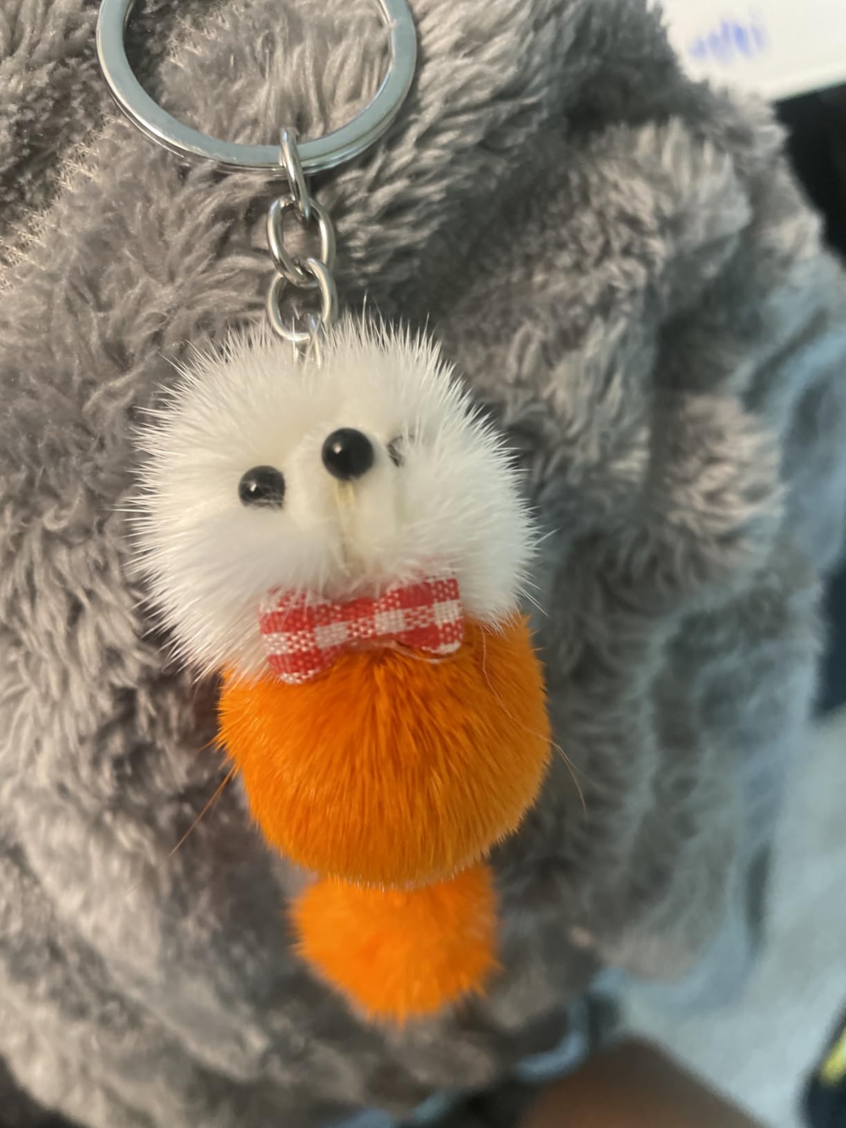 Fosrion Elegant Genuine Mink Fur Fox-Shaped Keychain - Available in Sophisticated Gray and Classic Black customer photo 2