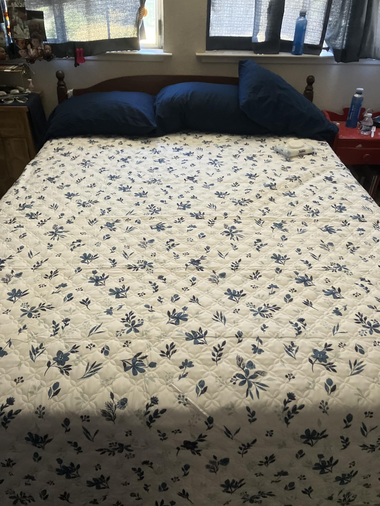 Bedsure Coastal Bedding Queen Size, Reversible Beach Quilt, Ocean Comforter | Bedspread, Coverlet, Blue & White, Lightweight, All-Season Comfort, Summer, Machine Washable, 90