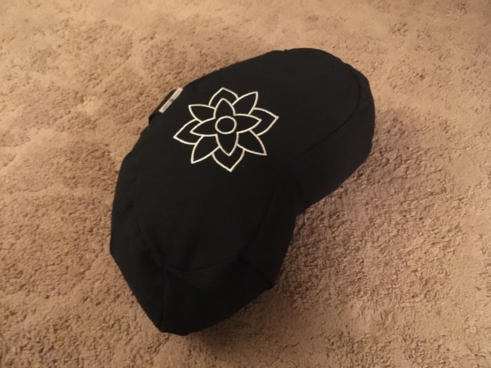 Mindful & Modern Large Meditation Cushion for Zafu Yoga - Meditation Pillow for Sitting on the Floor - Buckwheat Hull Filled Yoga Cushion with Removable, Washable 100% Cotton Cover and Carry Handle customer photo 1