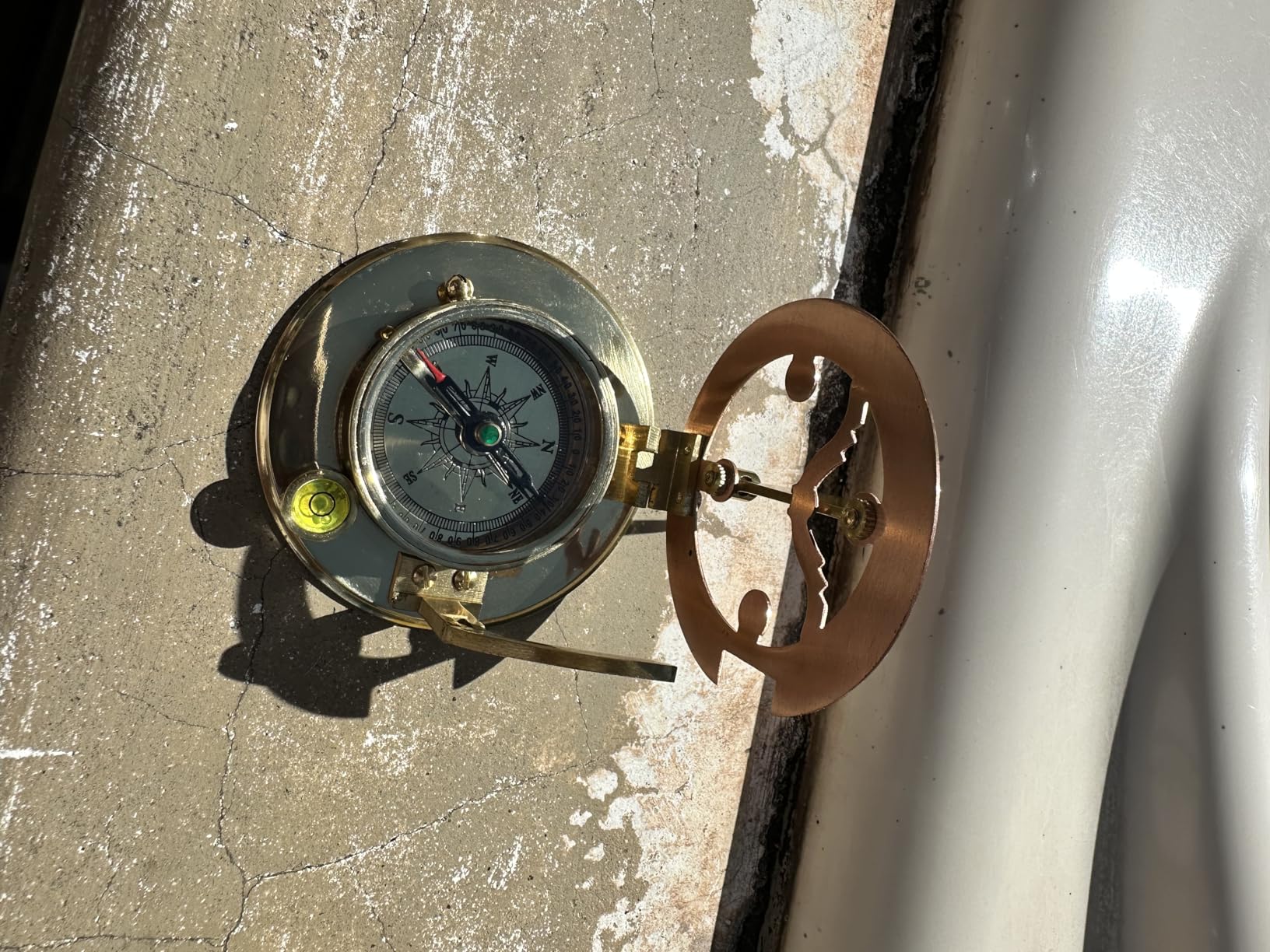 OakiWay Brass Sundial Compass in Leather Case - Nautical Gifts for Men, Antique Sailing Anniversary Vintage Gifts, Unusual Unique Nautical Decor, Ship Naval Maritime Pocket Watch Clock (4.1