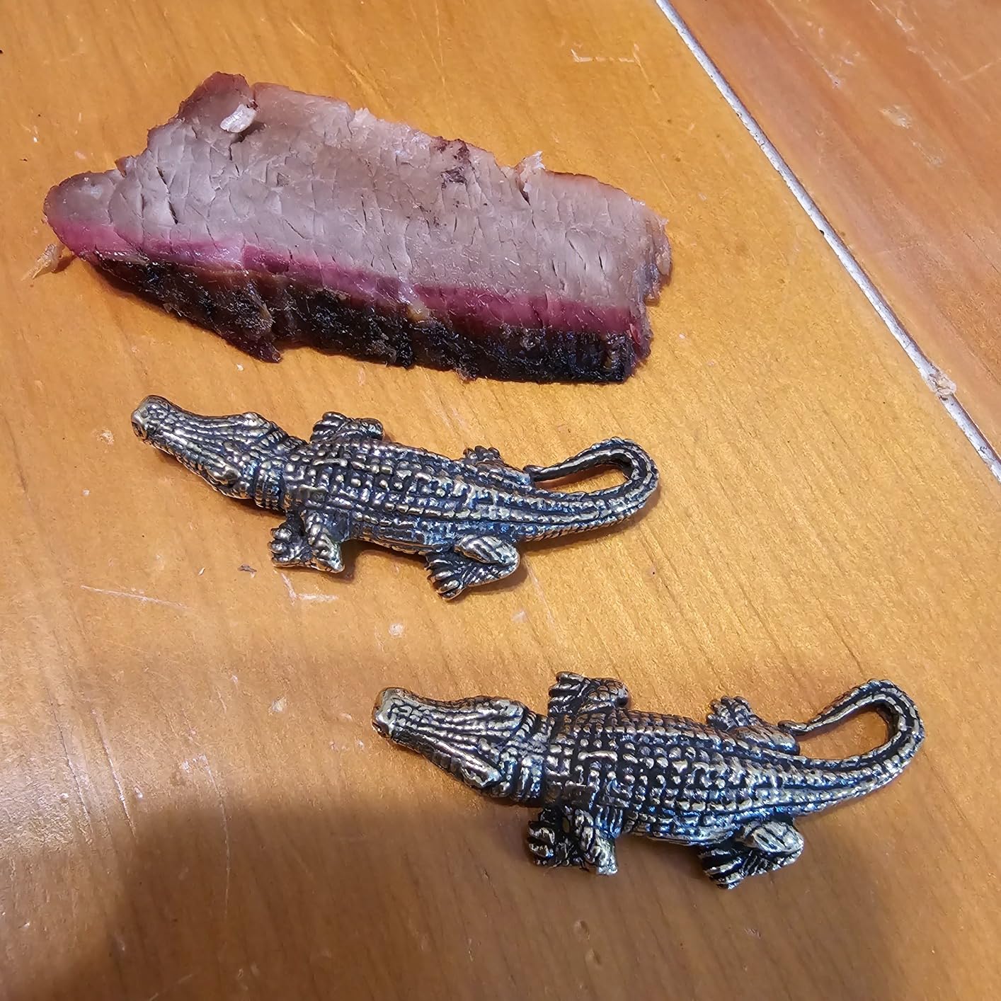 Brass Crocodile Statue 2 Pack Metal Alligator Animal Figurines Sculpture Desktop Ornament Office Home Desk Figurine Tea Pet Decor customer photo 2