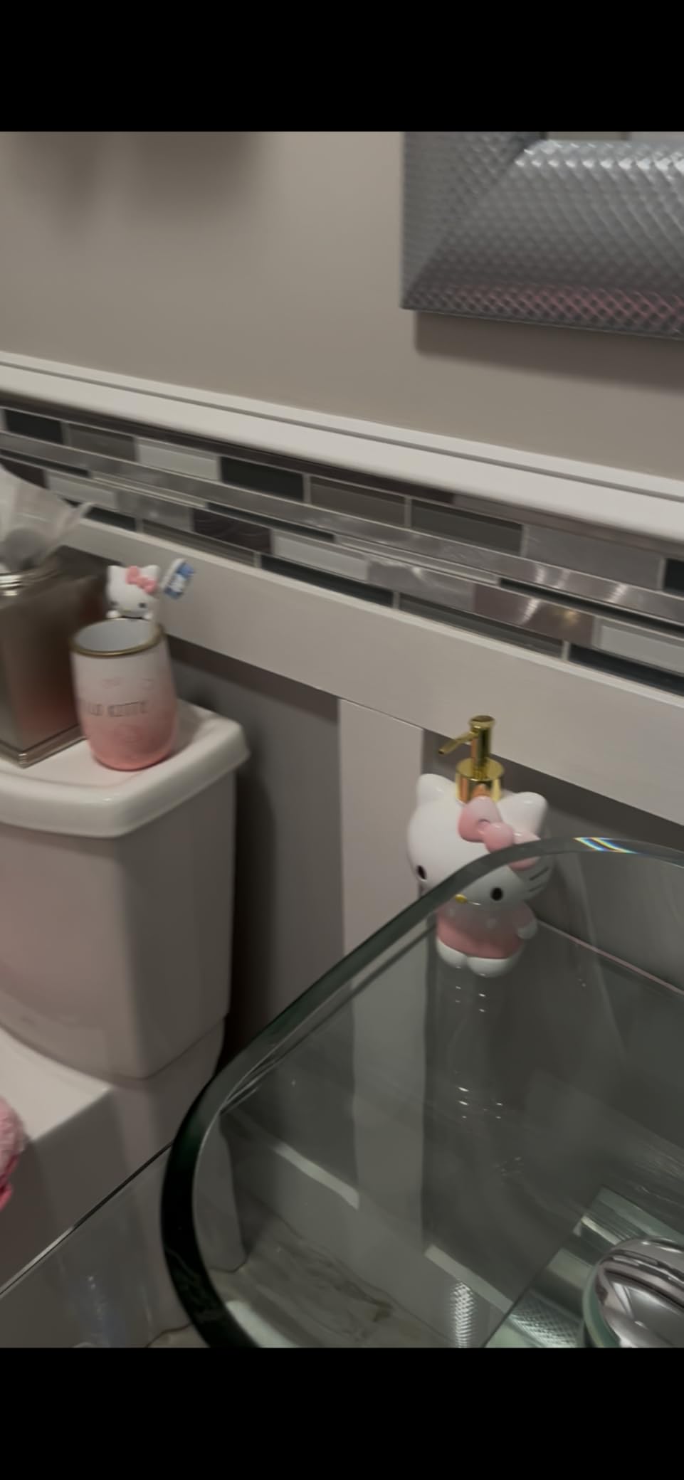 Jay Franco Hello Kitty Tumbler and Soap Dispenser Set - 2 Piece Pink Collection Includes Resin Lotion Pump and Cup - Bathroom Décor customer photo 2