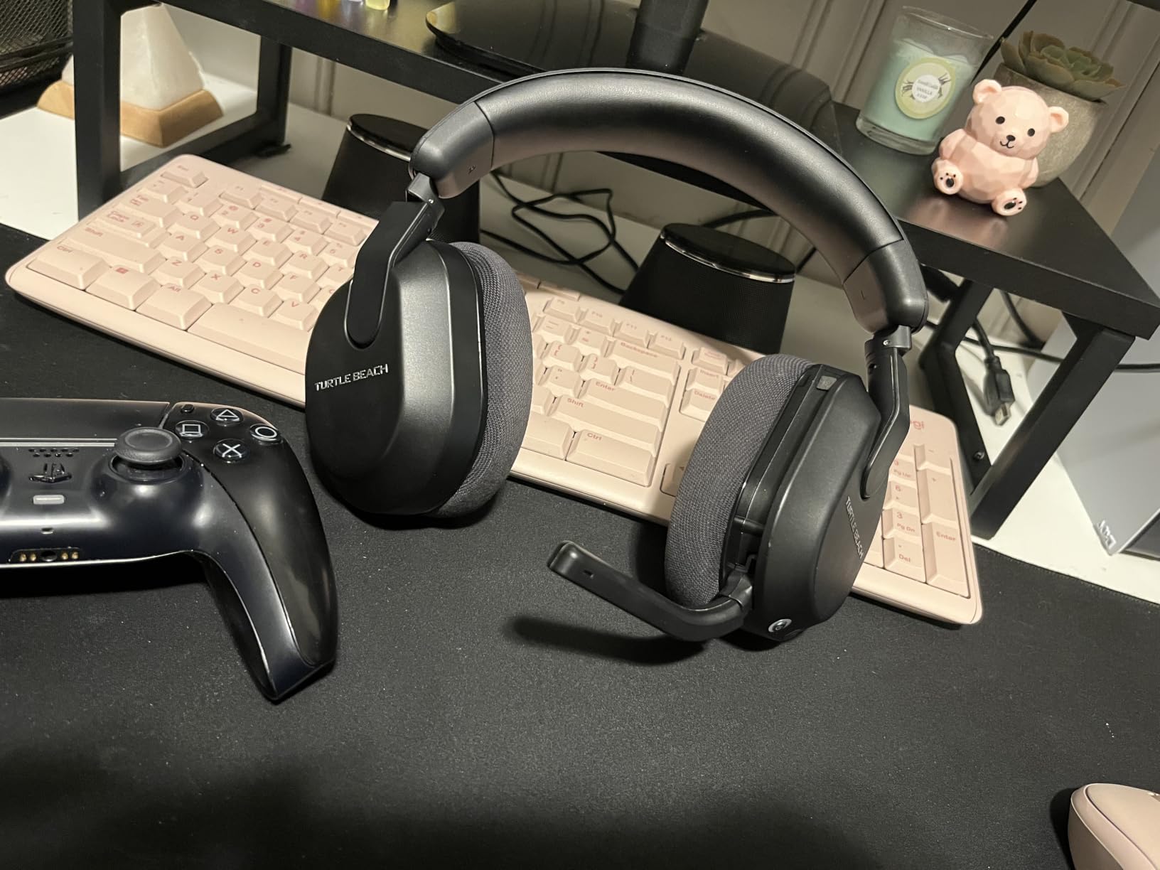 Turtle Beach Stealth 600 Wireless Gaming Headset for Xbox, PS5, PC, Mobile - 50mm Drivers, 80-Hr Battery, Flip-to-Mute Mic, White customer photo 1