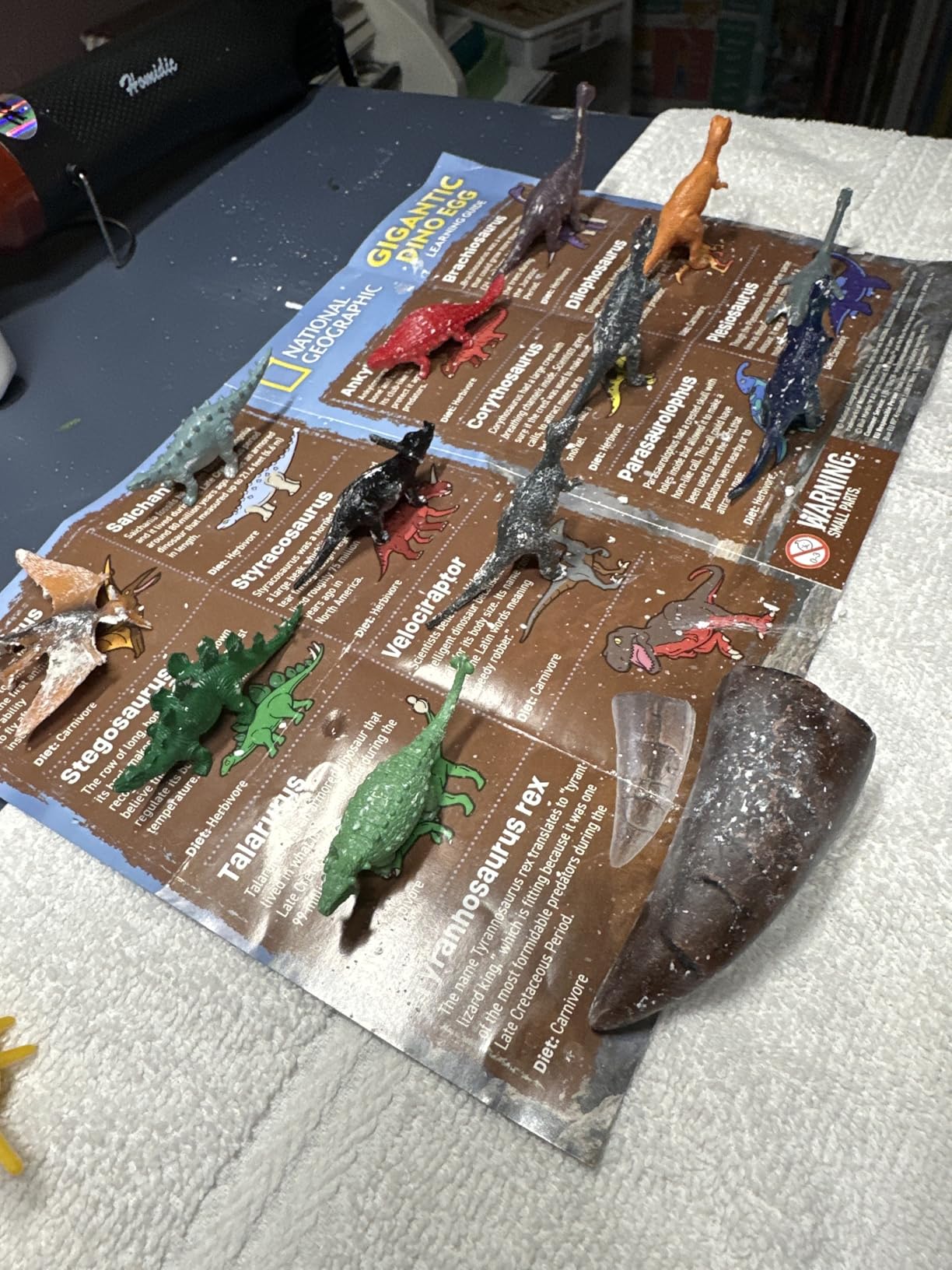 National Geographic Jumbo Dinosaur Egg Dig Kit with 12 Dino Figures | Giant 6-Inch Egg, 12 Dinosaur Figures, Replica T. Rex Tooth, Excavation Tools, Dino Dig Activity, Birthday Gift customer photo 1