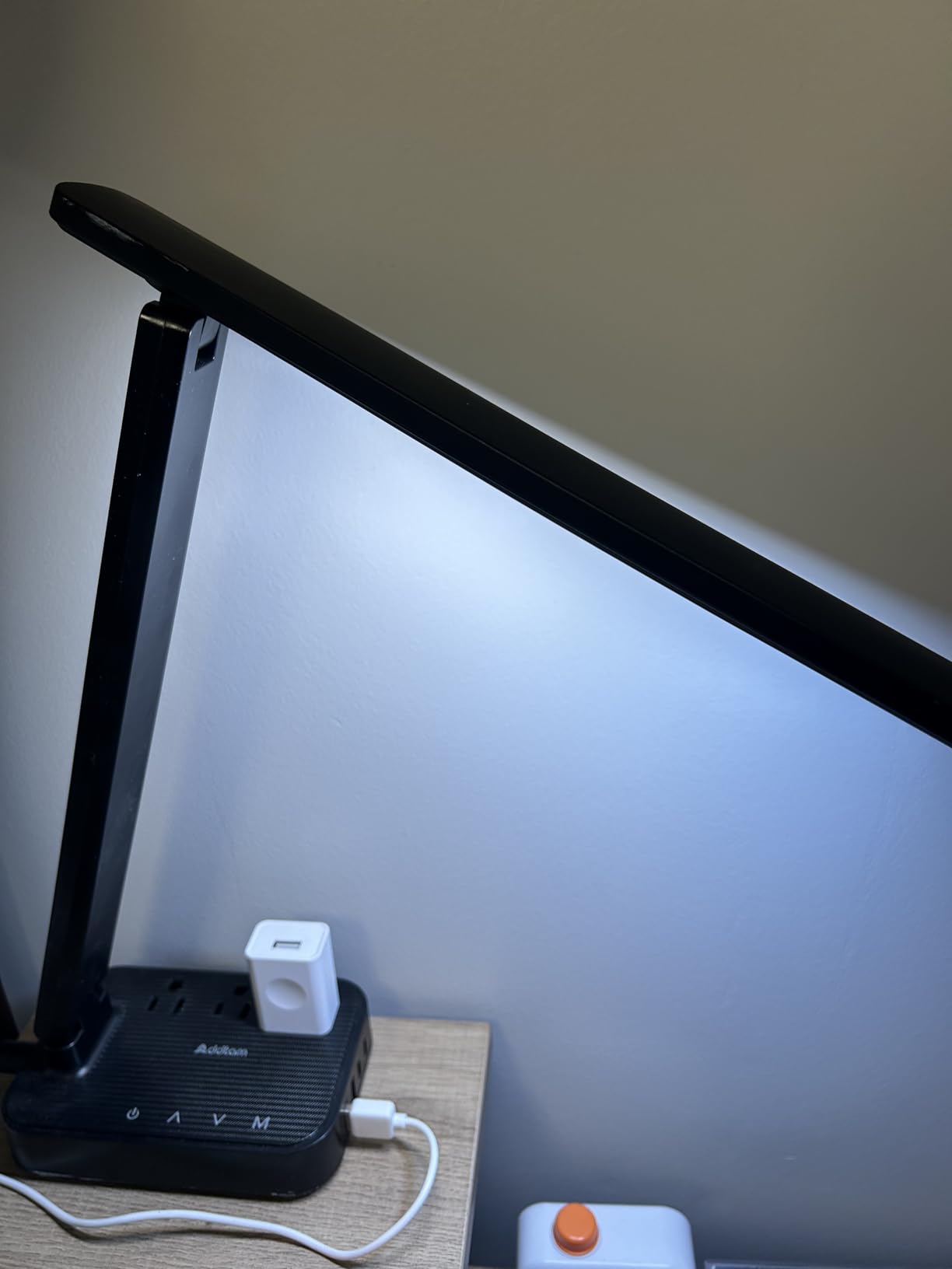Addtam LED Desk Lamp, Power Strip with 3 Outlets 4 USB Charging Ports(2 USBC), 4 Modes 5 Level Brightness Touch Lamp, Small Desk Lamp for Home Office College Dorm Room Essentials customer photo 2