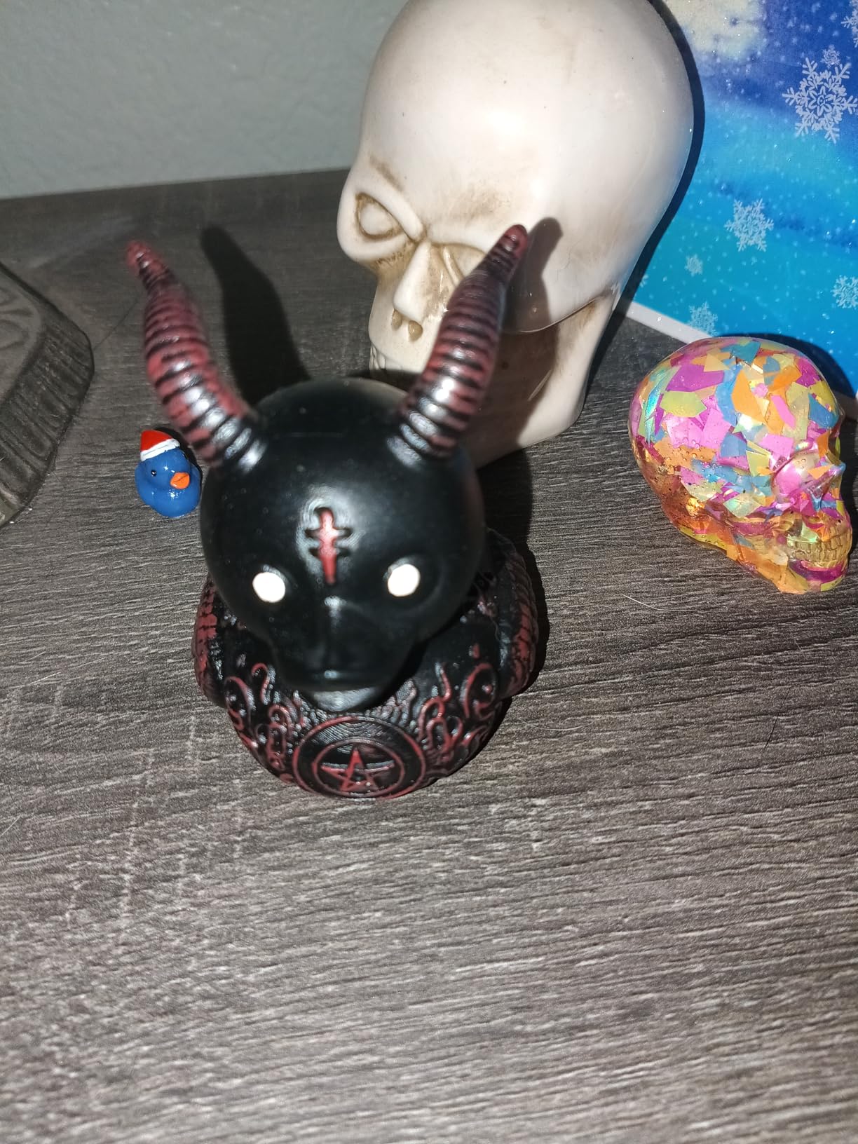 edenfuax Punk Duck Goth Resin Duck - Garage Kits, Unique Gothic Gifts & Collectibles, Vinyl Rubber Novelty Ornament Dark Satanic Duck Figurine for Desktop Home Halloween Decor (Satan Duck) customer photo 2