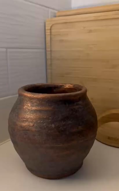 Briful Rustic Vintage Ceramic Pottery Vase, 6.1'' Farmhouse Table Decor with Distressed Texture, Wide Mouth Decorative Jar Vases for Home Decor, Shelf & Entryway, Cream White customer photo 1