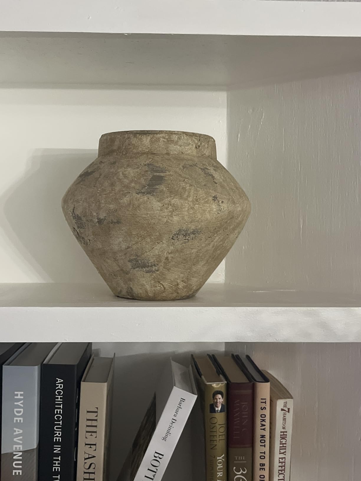 Briful Rustic Vintage Ceramic Pottery Vase, 6.1'' Farmhouse Table Decor with Distressed Texture, Wide Mouth Decorative Jar Vases for Home Decor, Shelf & Entryway, Cream White customer photo 2