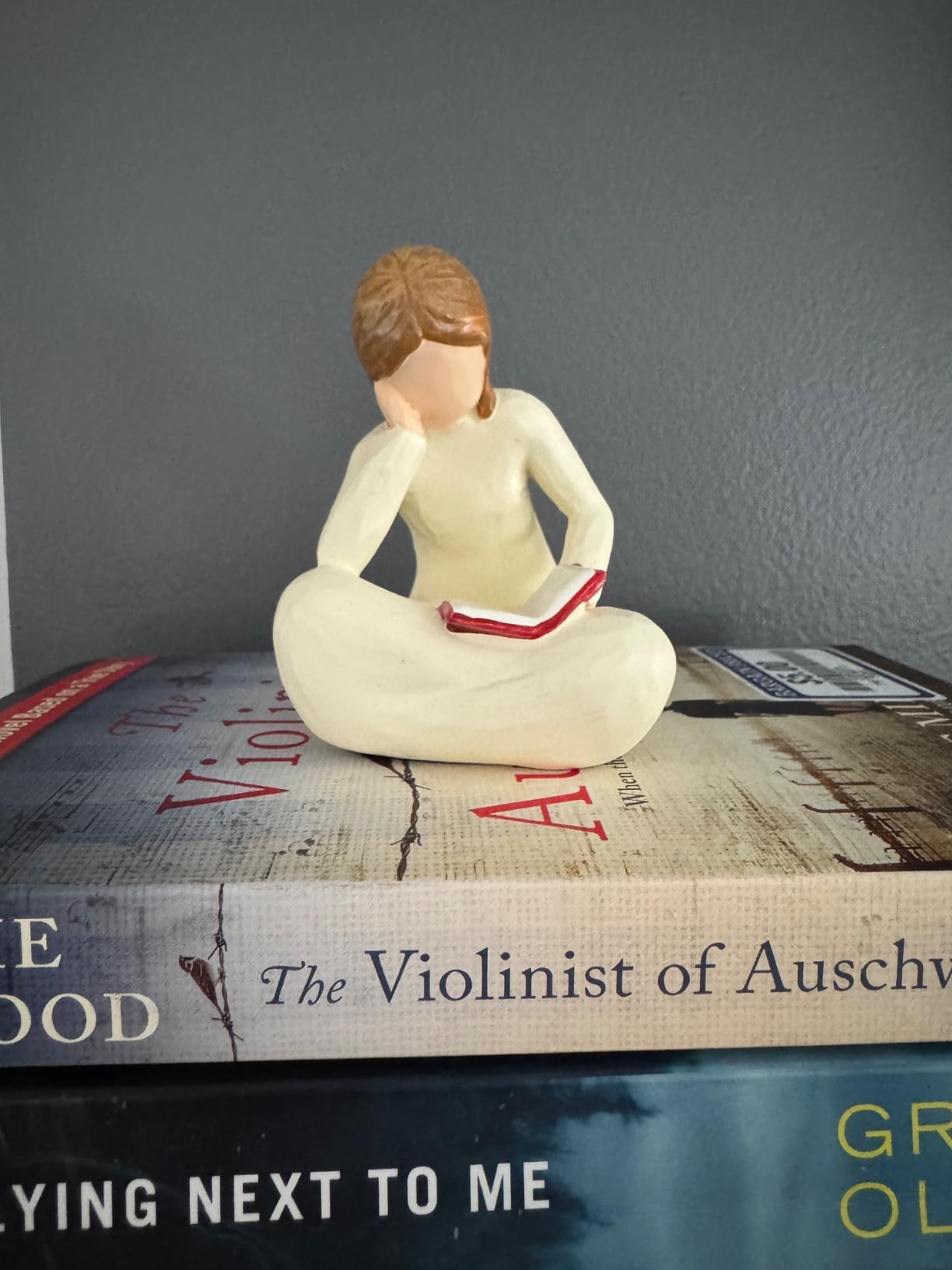 Cuayaes Book Lovers Gifts for Women, Bookshelf Decor Reading Thinker Statue | Book Gifts for Readers, Graduates, Students, Teachers, Aesthetic Sculpture Home Decor for Shelves Desk Office Living Room customer photo 1