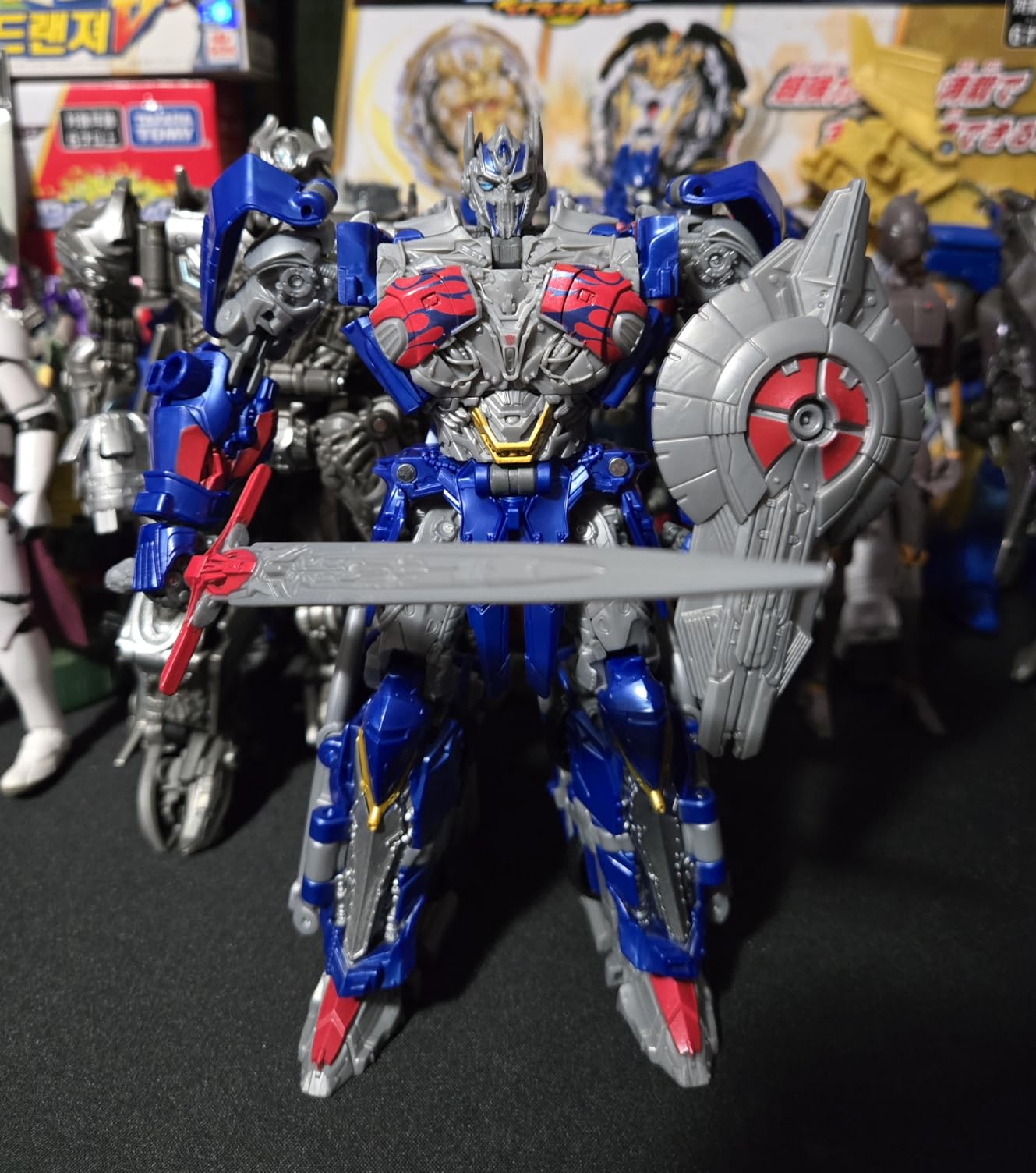 Toys Studio Series Leader Class Age of Extinction Optimus Prime, 8.5-inch Converting Action Figure, Ages 8+ | Transformers Studio Series 8 Inch Action Figure Leader Class (2025 Wave 2) - Optimus Prime customer photo 1
