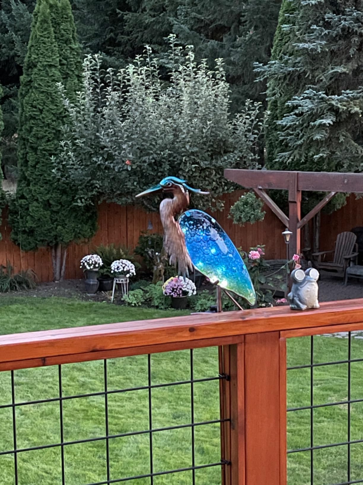 TERESA'S COLLECTIONS Blue Heron Garden Decor for Outside, Glass Solar Lighted Lawn Ornament for Yard Art, Weatherproof Decorative Stake for Patio Outdoor, 39 Inch customer photo 2