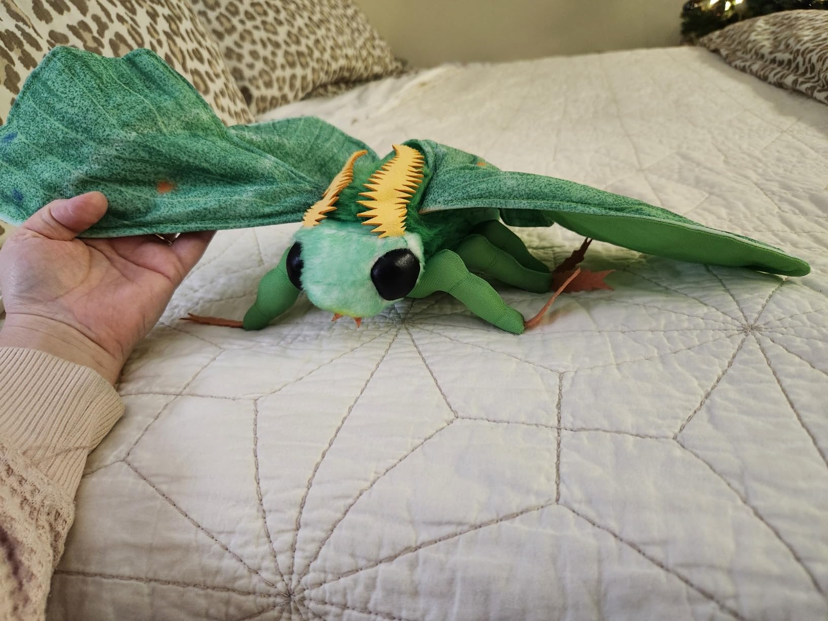 Simulation Emerald Moth Plush Toy, 9in Realistic Emerald Moth Stuffed Animal Children's Toys customer photo 1