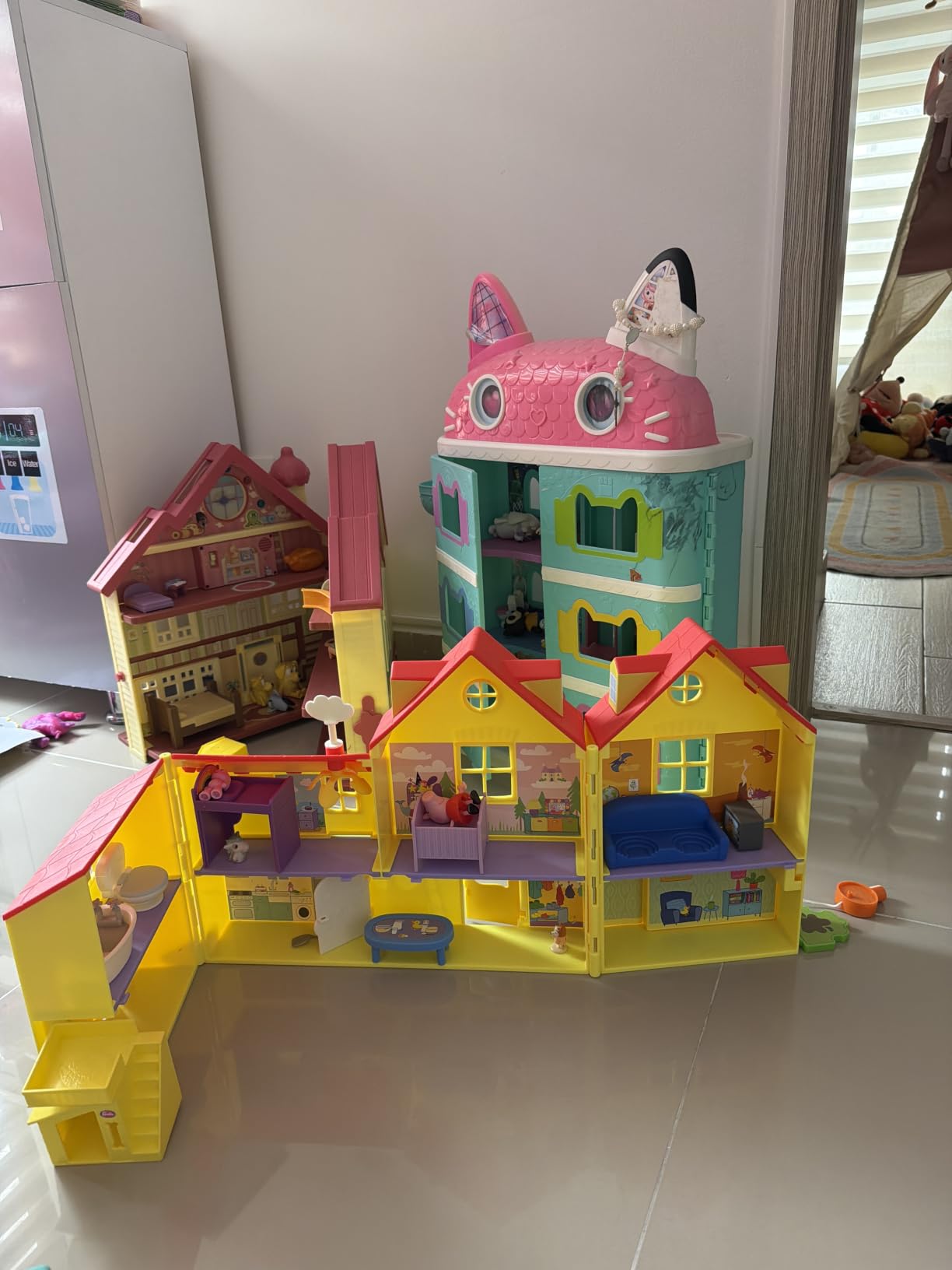 Peppa Pig Peppa's Big Family House Playset with 3 Figures, 11 Accessories, Baby Evie, Preschool Toys for Girls and Boys 3 and Up customer photo 1