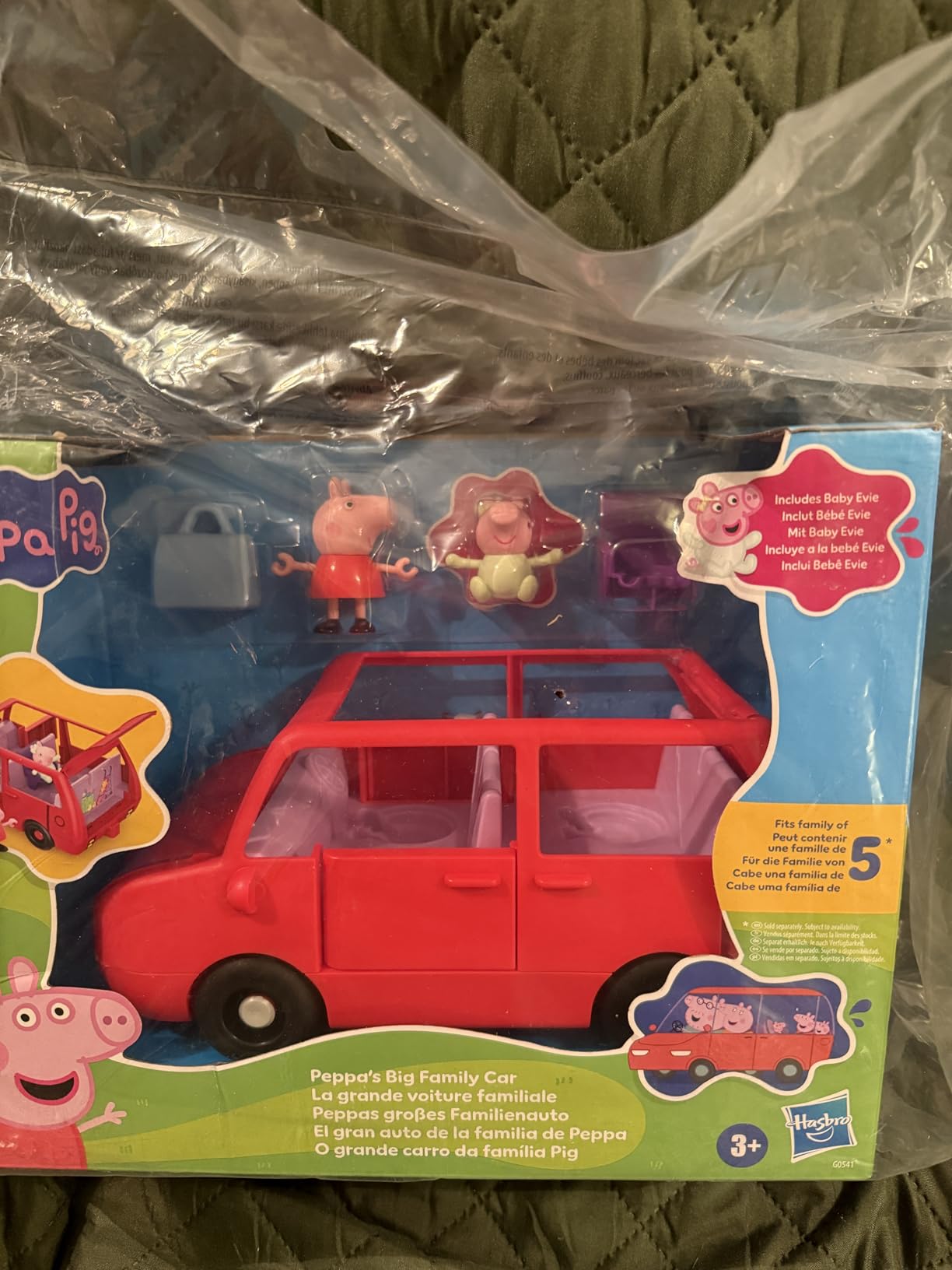 Peppa Pig Peppa's Big Family Car with 2 Figures (Fits 5), Toy Car Playset for Girls and Boys 3 and Up customer photo 1