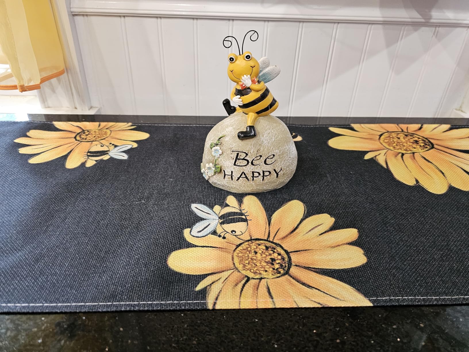 Smadeer Garden Decor Bee Outdoor Statues Sculpture Bumblebee Figurine for Patio Lawn Porch Yard Backyard Honey Bees for Insect Lovers Gifts Garden Ornaments customer photo 1