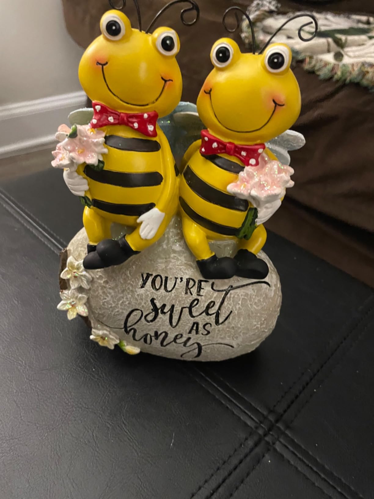 Smadeer Garden Decor Bee Outdoor Statues Sculpture Bumblebee Figurine for Patio Lawn Porch Yard Backyard Honey Bees for Insect Lovers Gifts Garden Ornaments customer photo 2