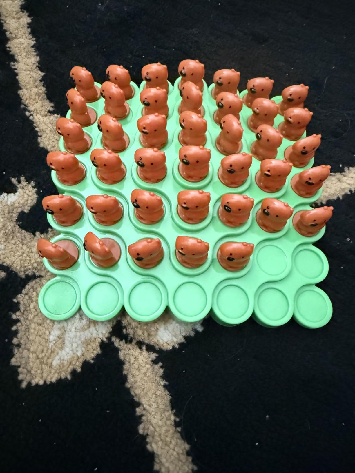 Creature Crash by Relatable, The Capybara Balancing Game, Great Kids Games and Family Game Night Essentials, Includes 49 Capybaras, 1 Balancing Board, 1 Pillar Base, 1 Die, and Instructions customer photo 1