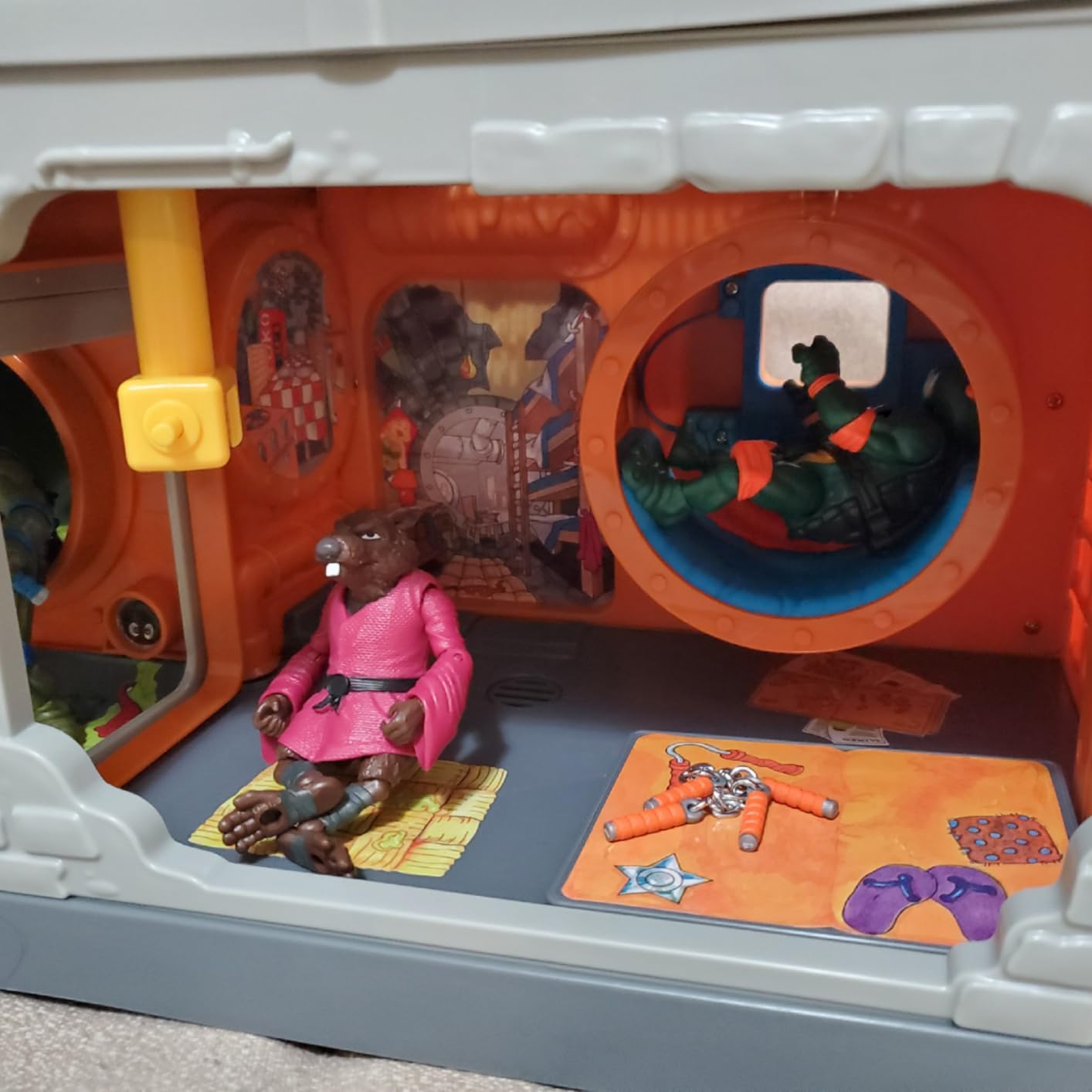 TEENAGE MUTANT NINJA Turtles Classic Sewer Playset by Playmates Toys - Amazon Exclusive customer photo 1