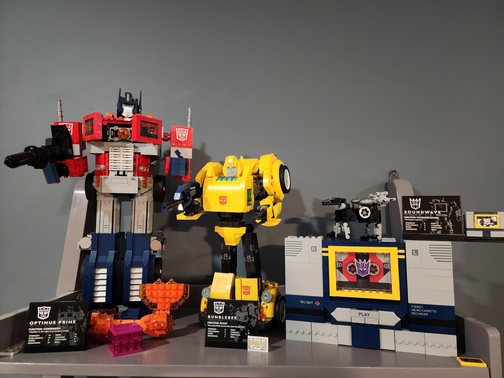 Icons Transformers: Soundwave - Building Set W/Sound Effects for Adults, 18+ - Model Kit W/Ravage & Laserbeak Figures - DIY Home Decor - Collectible Gift Idea for Sci-FI & Movie Fans - 10358 customer photo 2