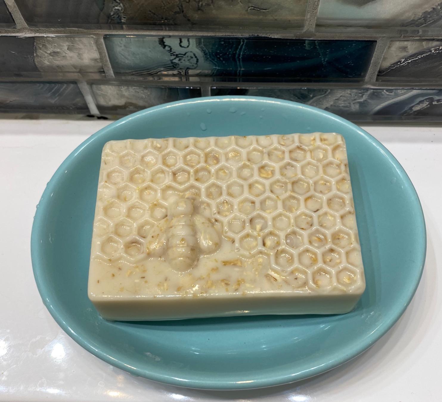 SJ 3D Bee Honeycomb Soap Mold Set, 2-Pack 6-Cavity Silicone Soap Molds for Soap Making, Wax Melts, Beeswax, Cake & Chocolate customer photo 2