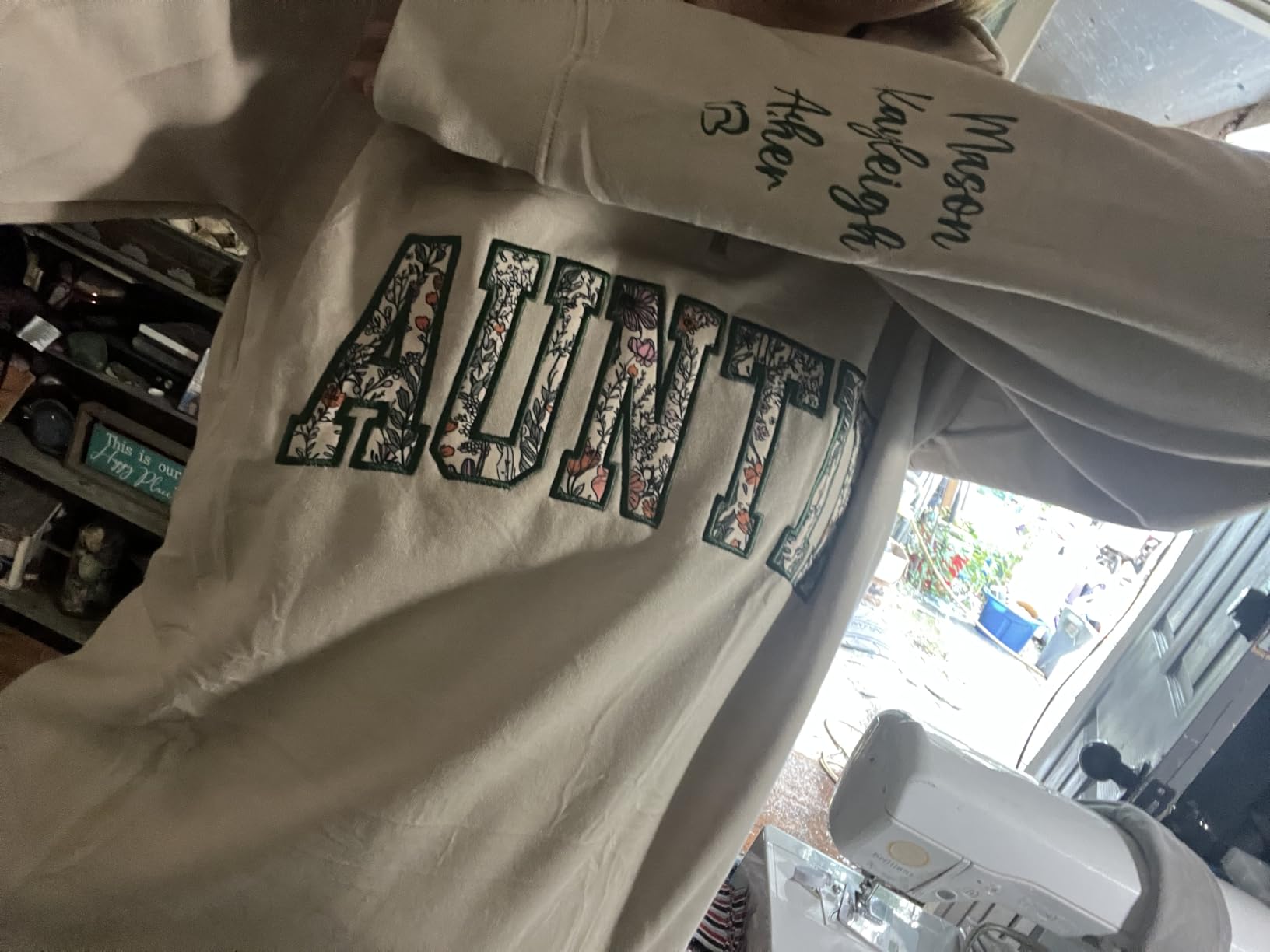Personalized Floral Embroidered Applique Auntie Sweatshirt for Women, Custom Auntie Gifts from Grandkids, Aunt Sweater, Tia Crewneck, Mother's Day Apparel, Lala Birthday, Aunt Gifts customer photo 1