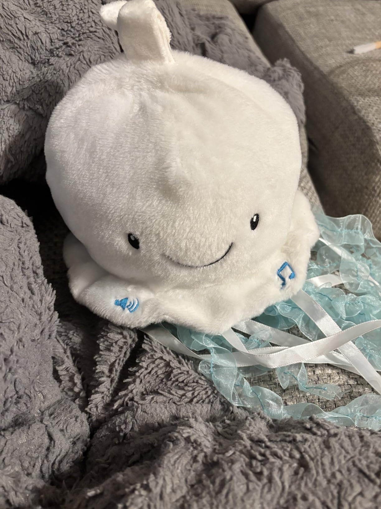 Cuddle Barn - Jellyfish Bubbles | Soft Jelly Fish Plush Toy | Hanging Loop | Gentle Color Changing Lights | Plays Ocean Melodies with Volume Control - 18 Inches customer photo 1