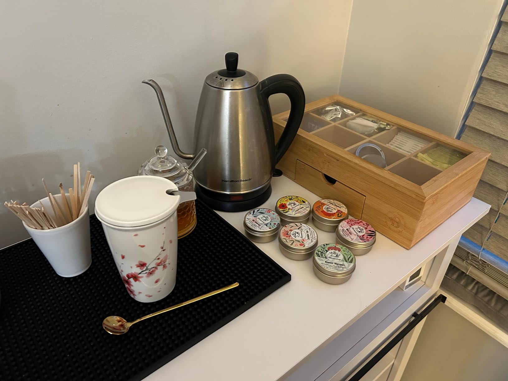 Tea Gift Set for Women - 6 Herbal Loose Leaf Tea Blends with Insulated Ceramic Cup and Infuser customer photo 2