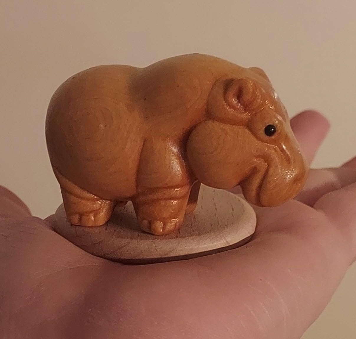Natural Wood Hippo Figurines with Base, Wooden Hippopotamus Statues, Small Animal Decor for Desk & Home, Rustic Wood Ornament, Gift for Animal Lovers customer photo 1