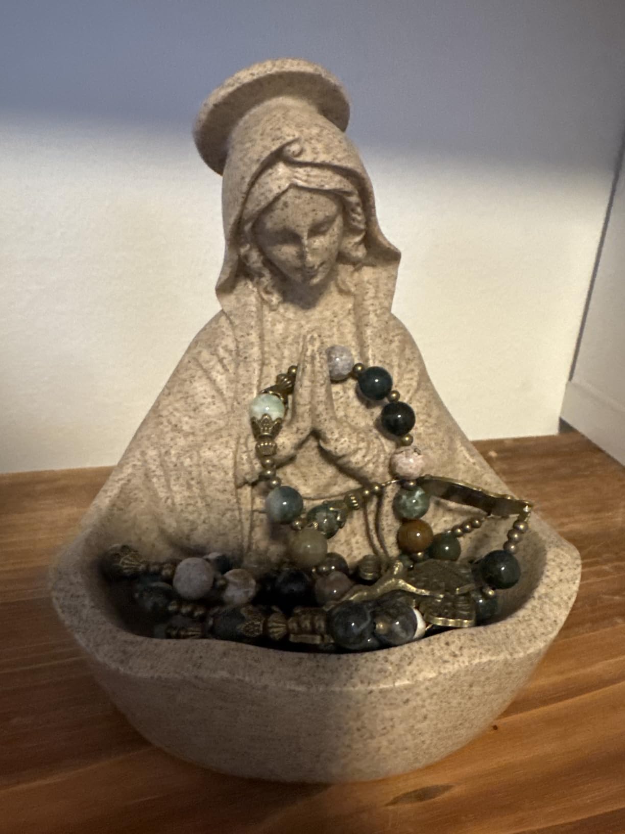 LVEOLU Virgin Mary Statue Rosary Holder, 5.5 Inch Catholic Gifts for Women | Blessed Mother Statues, Catholic Home Decor, Catholic Christmas Gift for Mom, First Communion, Confirmation, Baptism customer photo 1