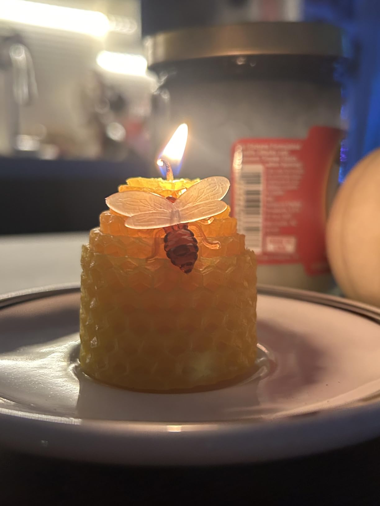 Beeswax Candles Set of 6pcs, Bee Candles with Little Bee Ornament Decors, Unscented & Dripless & Smokeless, Dia 1.77