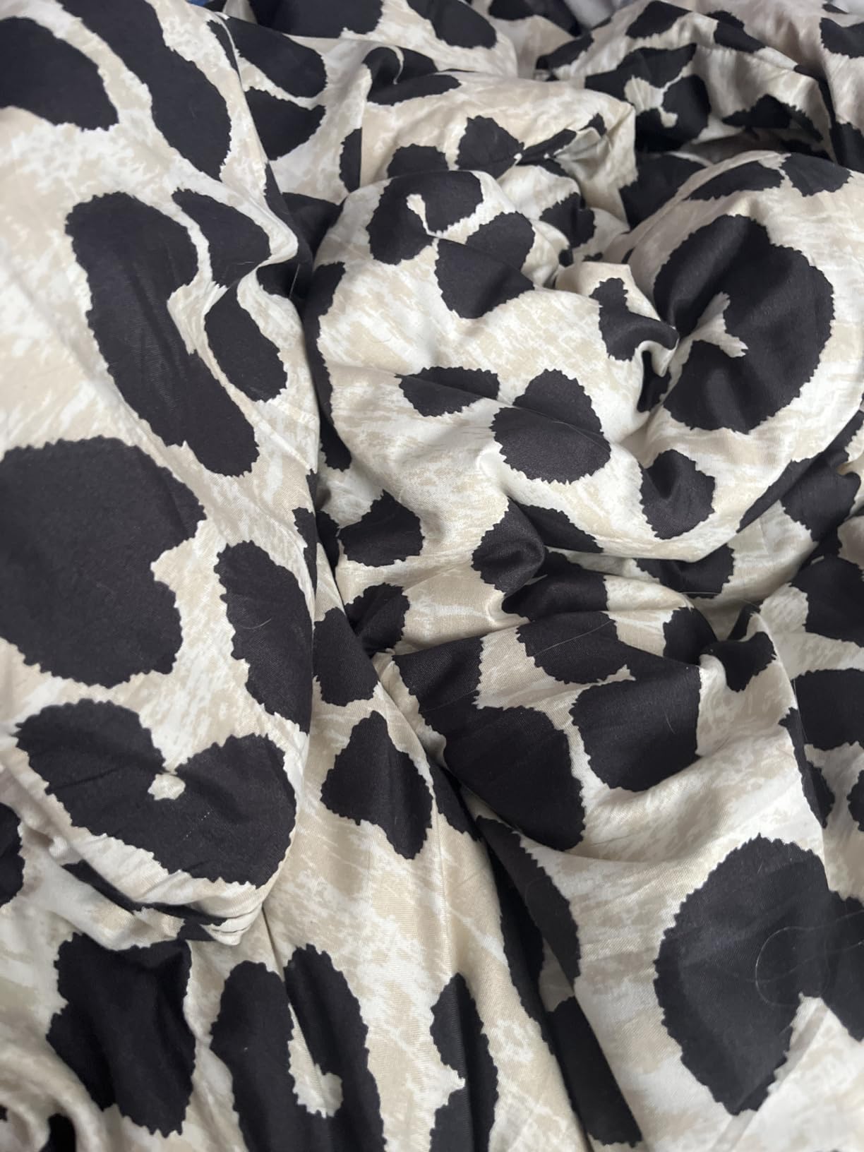 Caressma White Leopard Print Comforter Set, Queen Size 3 Pieces for All Seasons, Untamed Wilderness Style Comforter with Pillowshams, Ultra Soft Microfiber customer photo 2