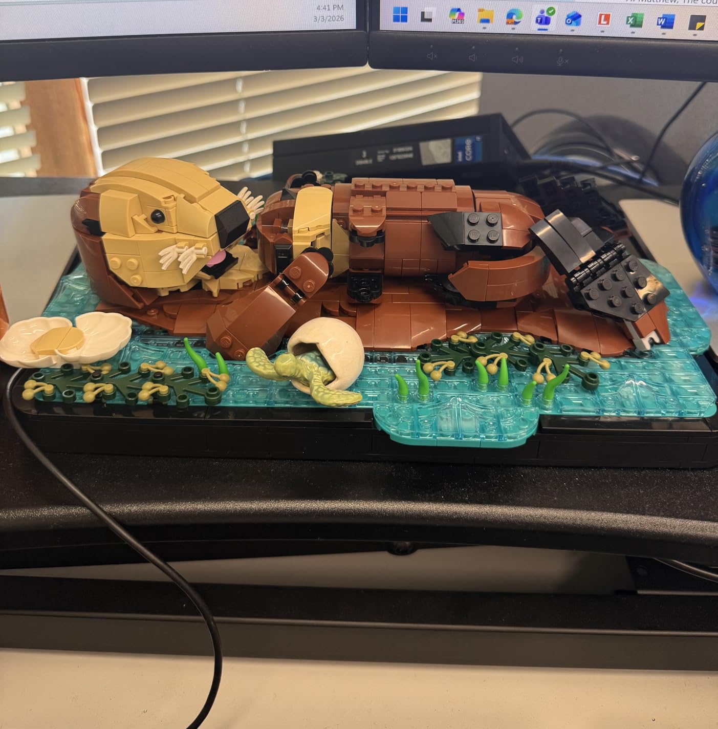 LEGO Ideas Floating Sea Otters Building Sets for Adults - Room or Office Decor for Women & Men, Ages 18+ - Gift Ideas for Birthday - 21366 customer photo 2