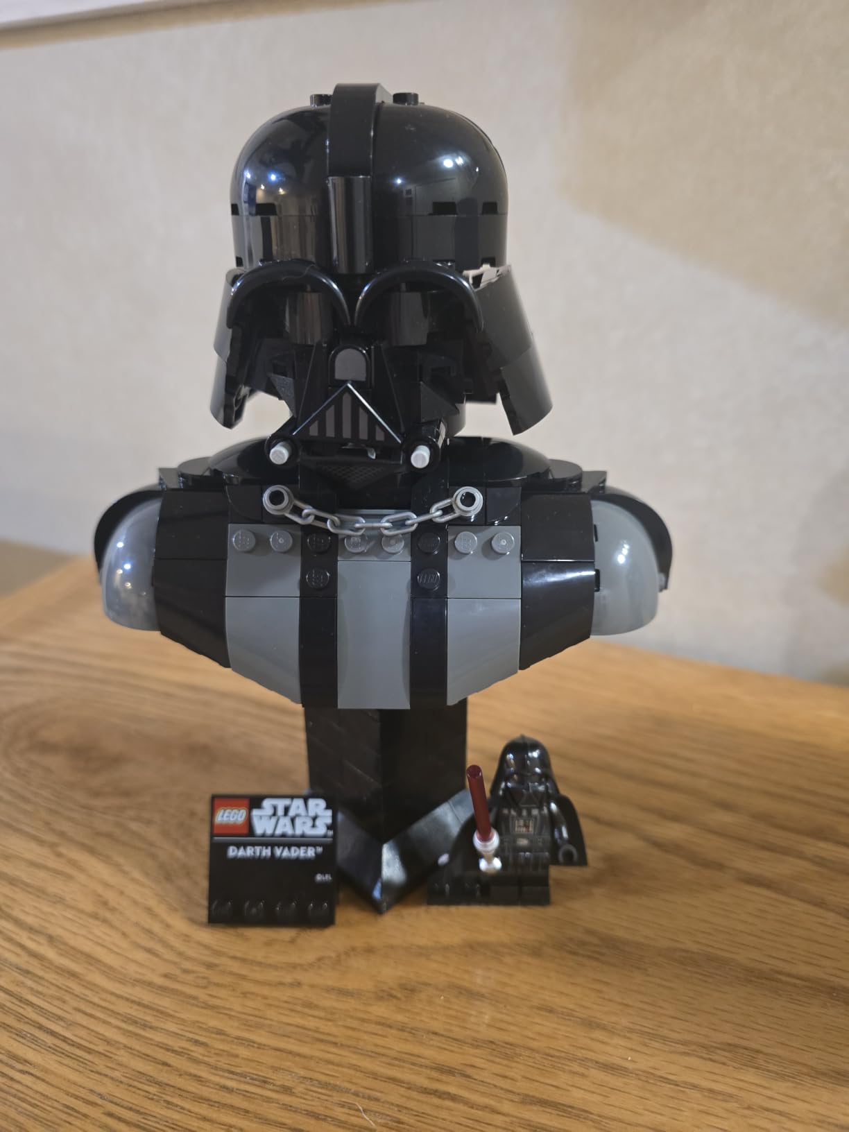 LEGO Star Wars Darth Vader Bust - Collectible Building Set for Adults, Ages 18+ - Star Wars Gift for Men & Women - with Darth Vader Minifigure - Bedroom or Shelf Decor - 75439 customer photo 1