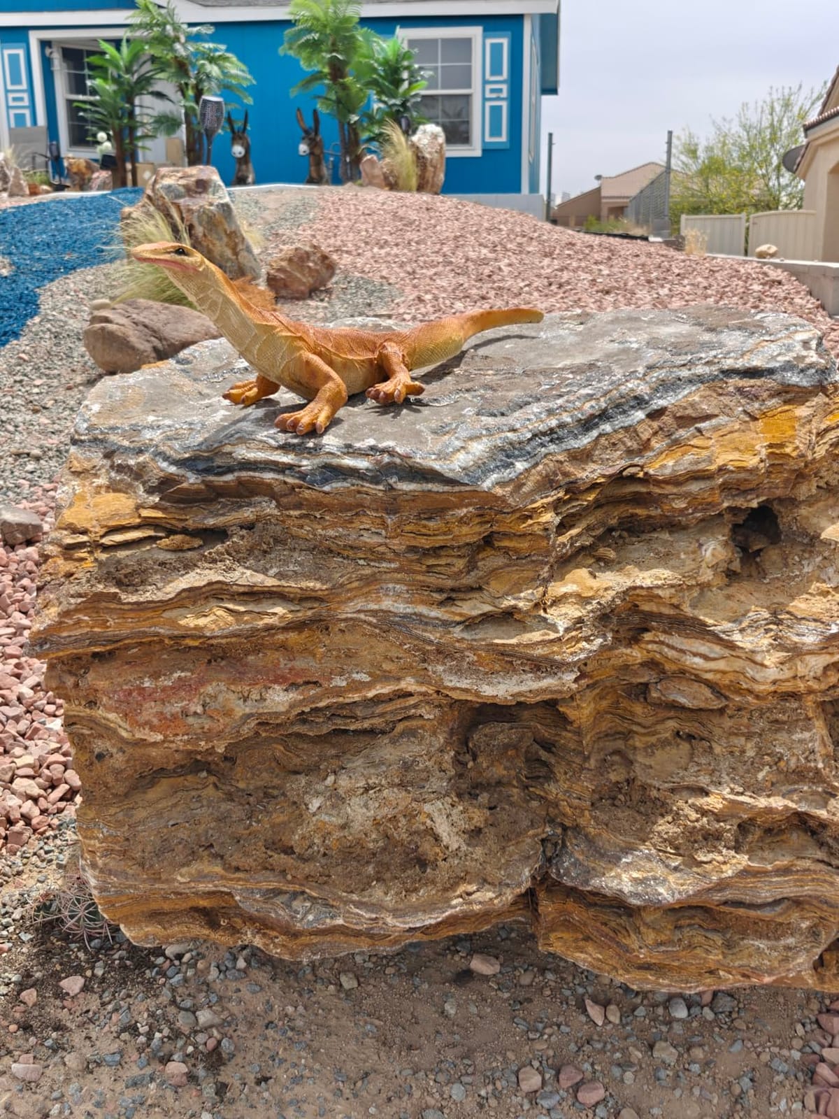 Outdoor Resin Iguana Statue, 13.39 x 7.09 x 5.91 inches, Green Decorative Garden Sculpture Outdoor Lizard Sculpture Tropical Lizard Yard Art customer photo 1