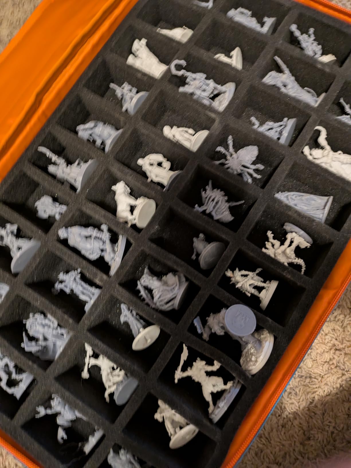 Miniature Figure Storage Carrying Bag, 120 Slot Figurine Miniature Carrying Case Compatible with 40K and D&D Miniature, Miniature Storage Case with 3 Foam Trays (Black) customer photo 2