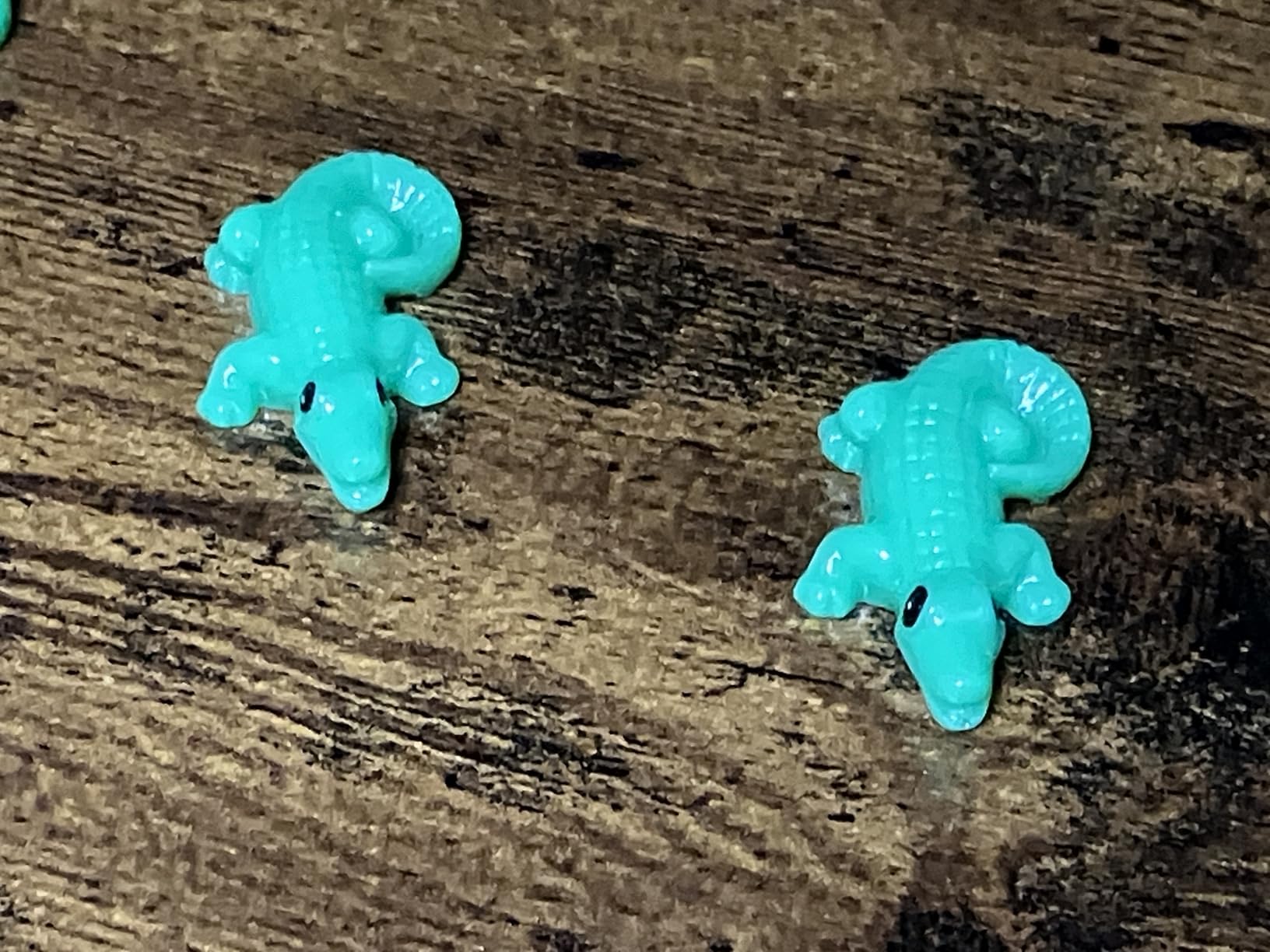 Soulchen 50 Pcs Mini Resin Chameleon Figurine Small Chameleon Figurine for Desktop Decoration Miniature Animal Statue customer photo 1
