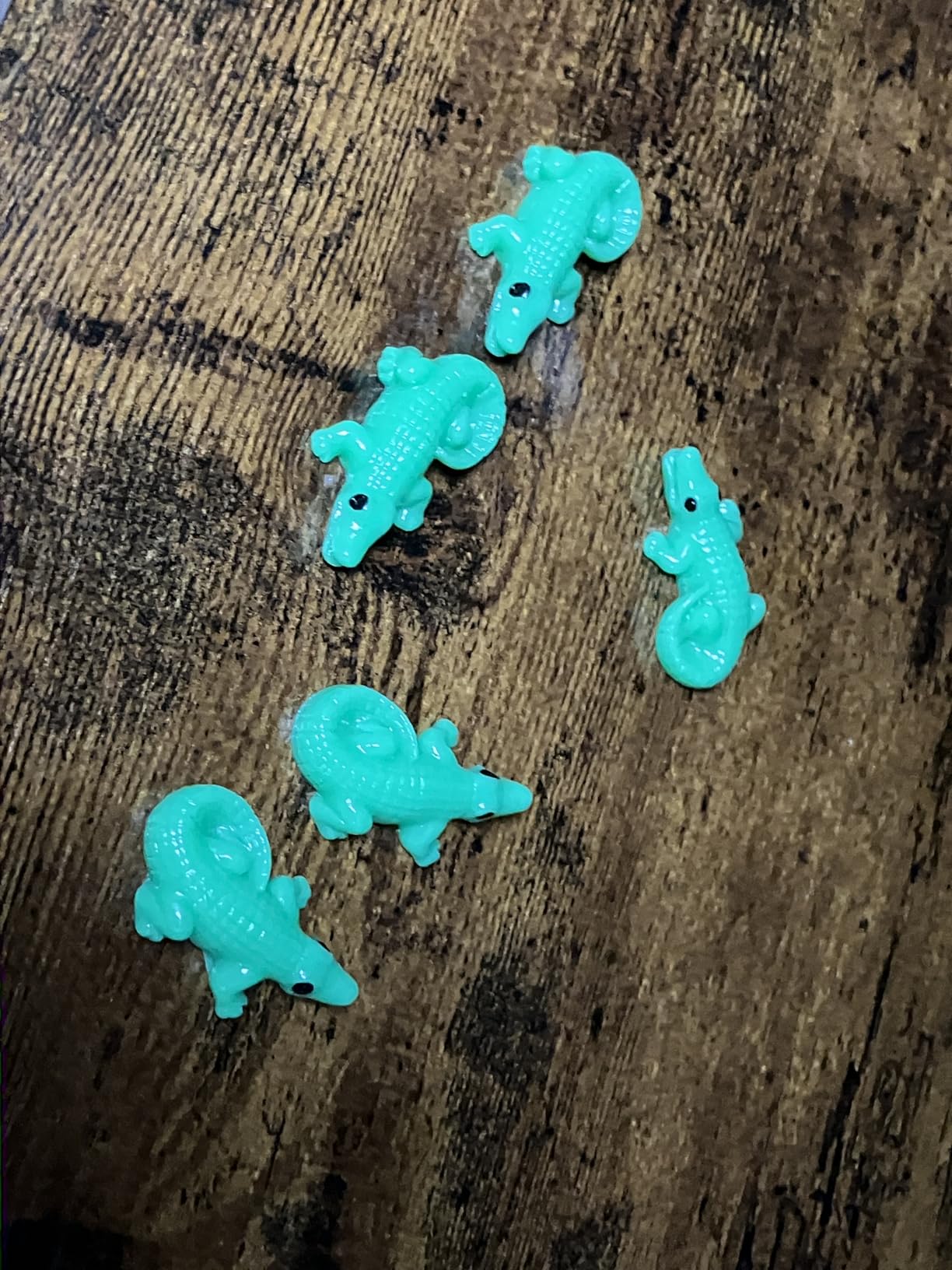Soulchen 50 Pcs Mini Resin Chameleon Figurine Small Chameleon Figurine for Desktop Decoration Miniature Animal Statue customer photo 2