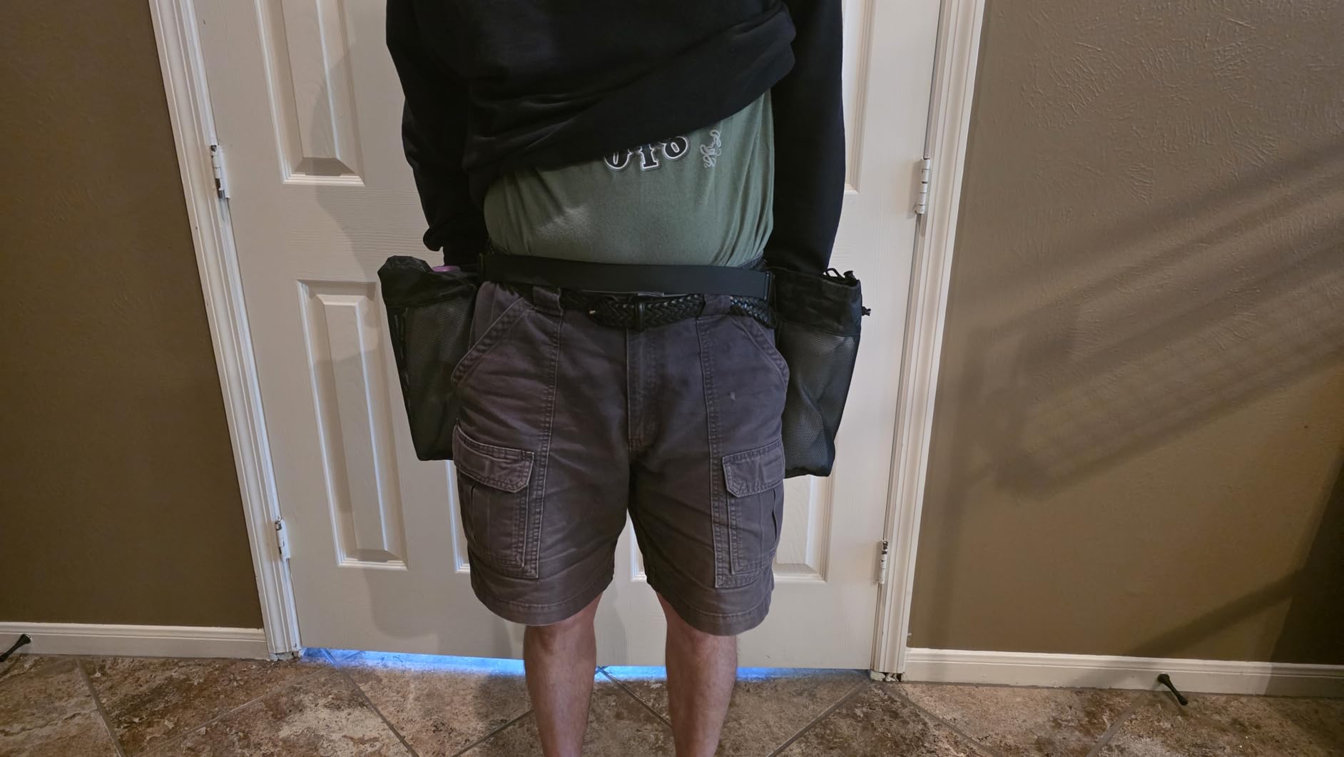 Rock Collecting Waist Bag, Foraging Bag with 2 Mesh Collection Bags and 1 Zippered Tool Pouch, Adjustable Waistband, Lightweight Design for Outdoor Rock Collecting, Beachcombing, and Mushroom Foraging customer photo 1