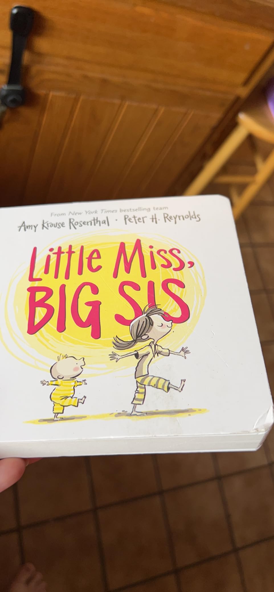 Little Miss, Big Sis: A Sweet Family Story About Becoming a Big Sister for Children (Ages 4–8) customer photo 1