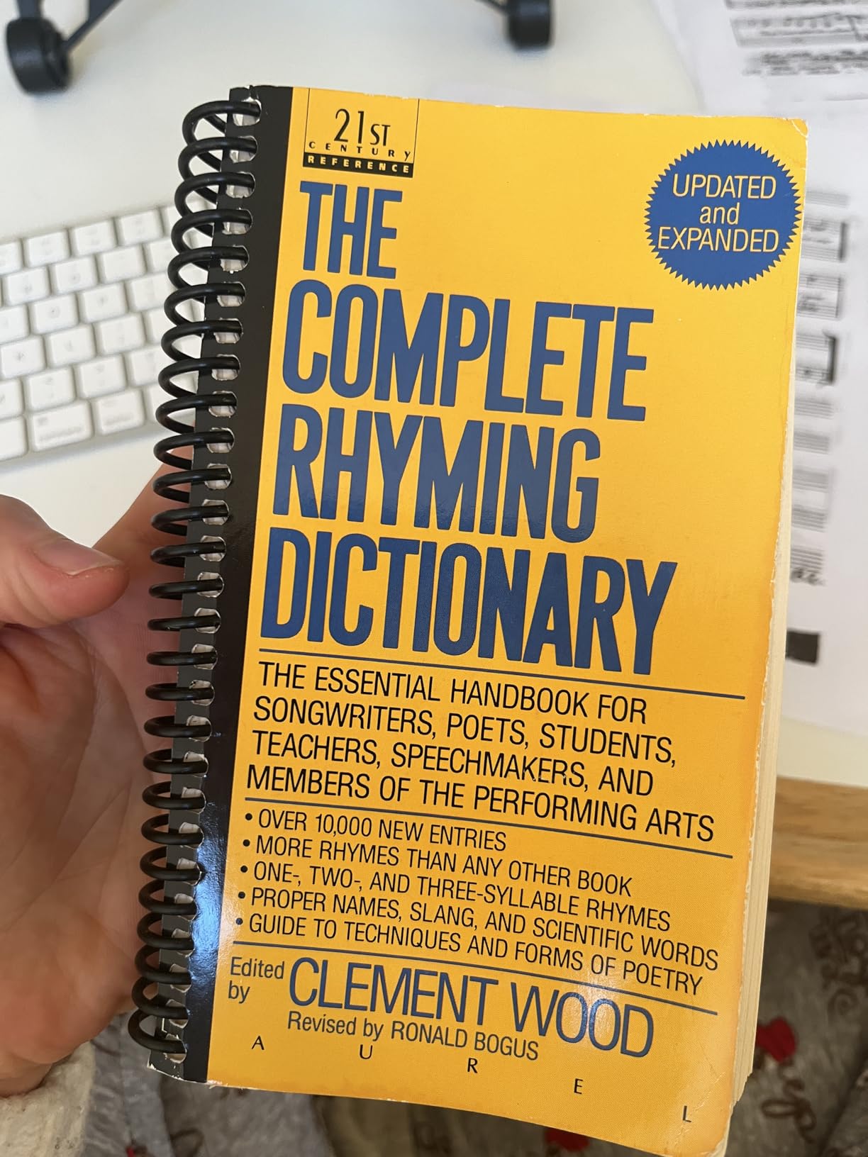 The Complete Rhyming Dictionary: Including The Poet's Craft Book customer photo 1