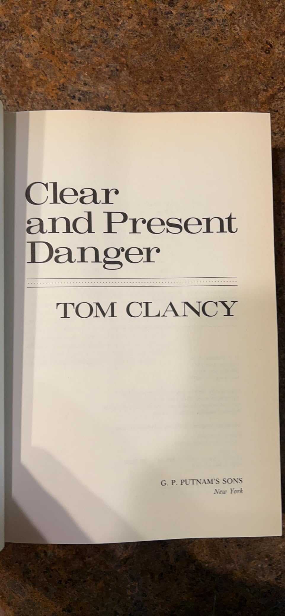 Clear and Present Danger (A Jack Ryan Novel) customer photo 1