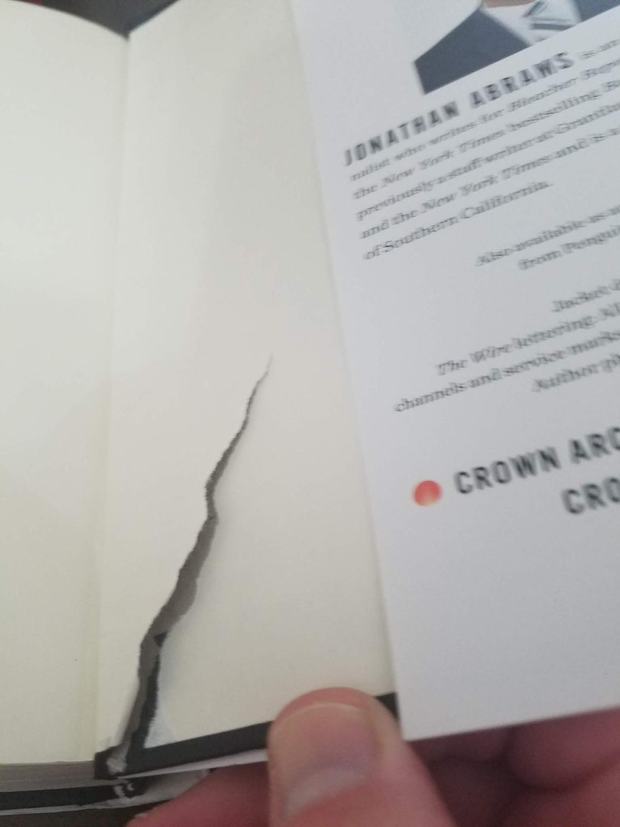 All the Pieces Matter: The Inside Story of The Wire® customer photo 2