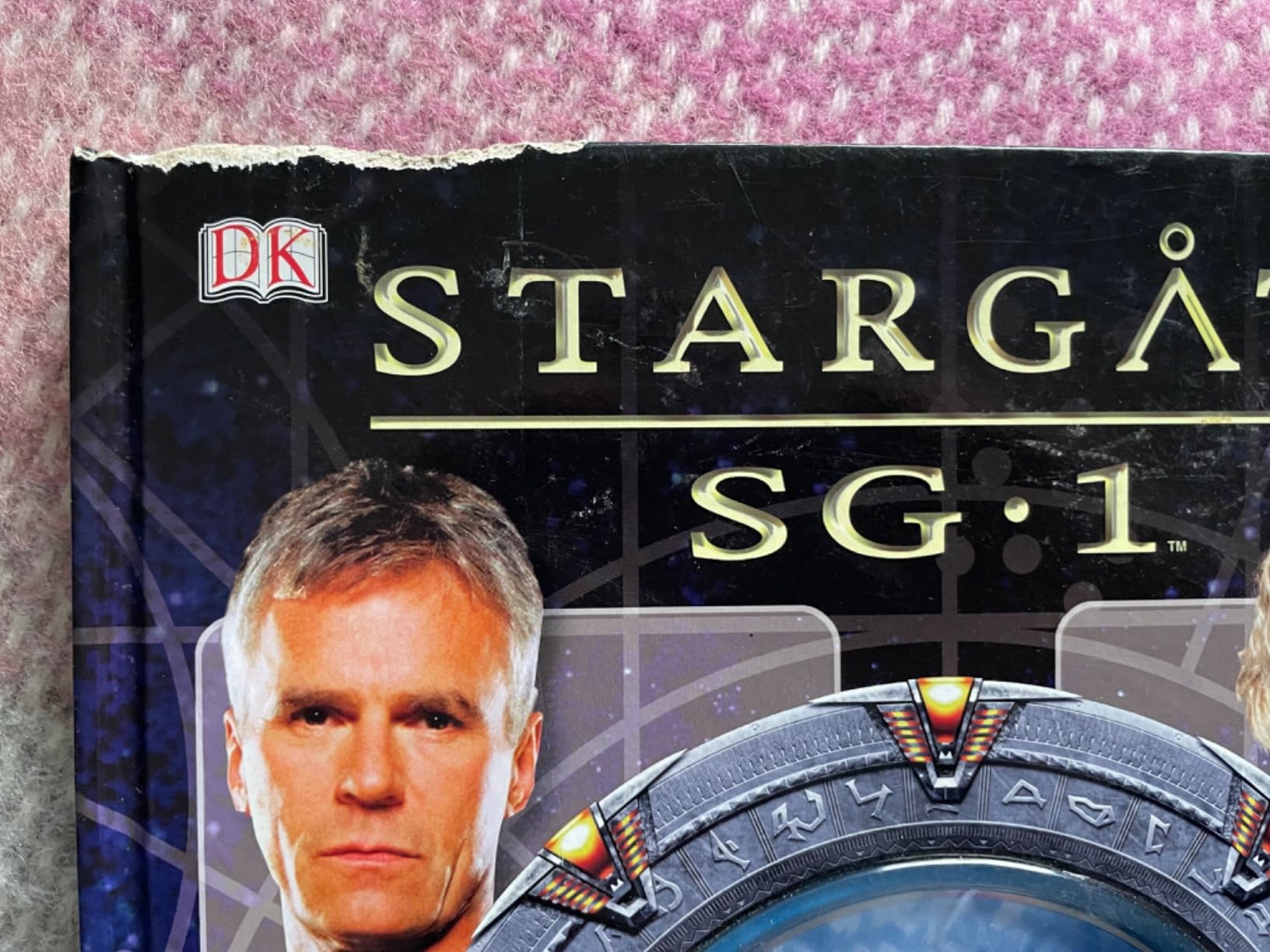 Stargate SG-1: The Ultimate Visual Guide customer photo 1
