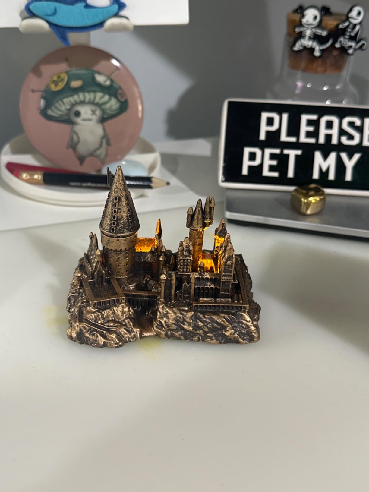 Harry Potter Hogwarts Castle and Sticker Book: Lights Up! (RP Minis) customer photo 2
