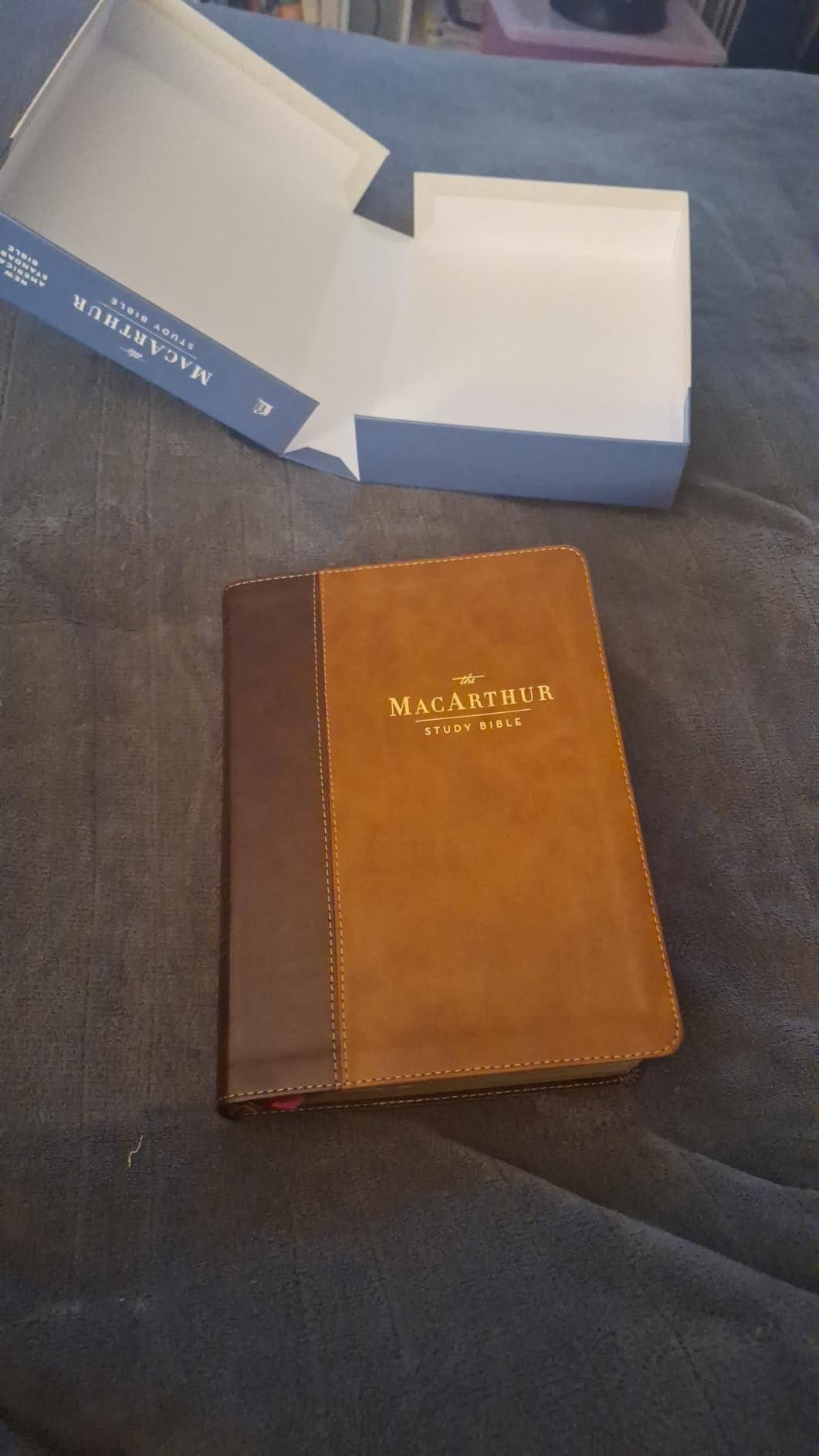 NASB, MacArthur Study Bible, Brown Leathersoft, 1995 Text, Comfort Print customer photo 2