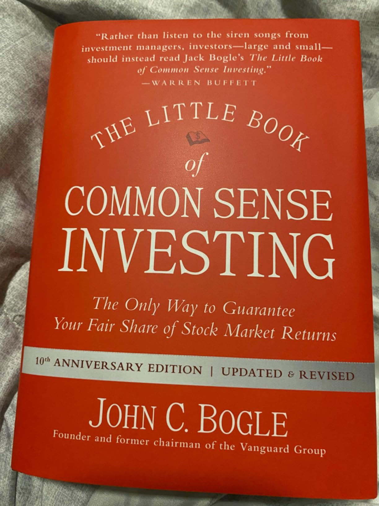 The Little Book of Common Sense Investing: The Only Way to Guarantee Your Fair Share of Stock Market Returns customer photo 1