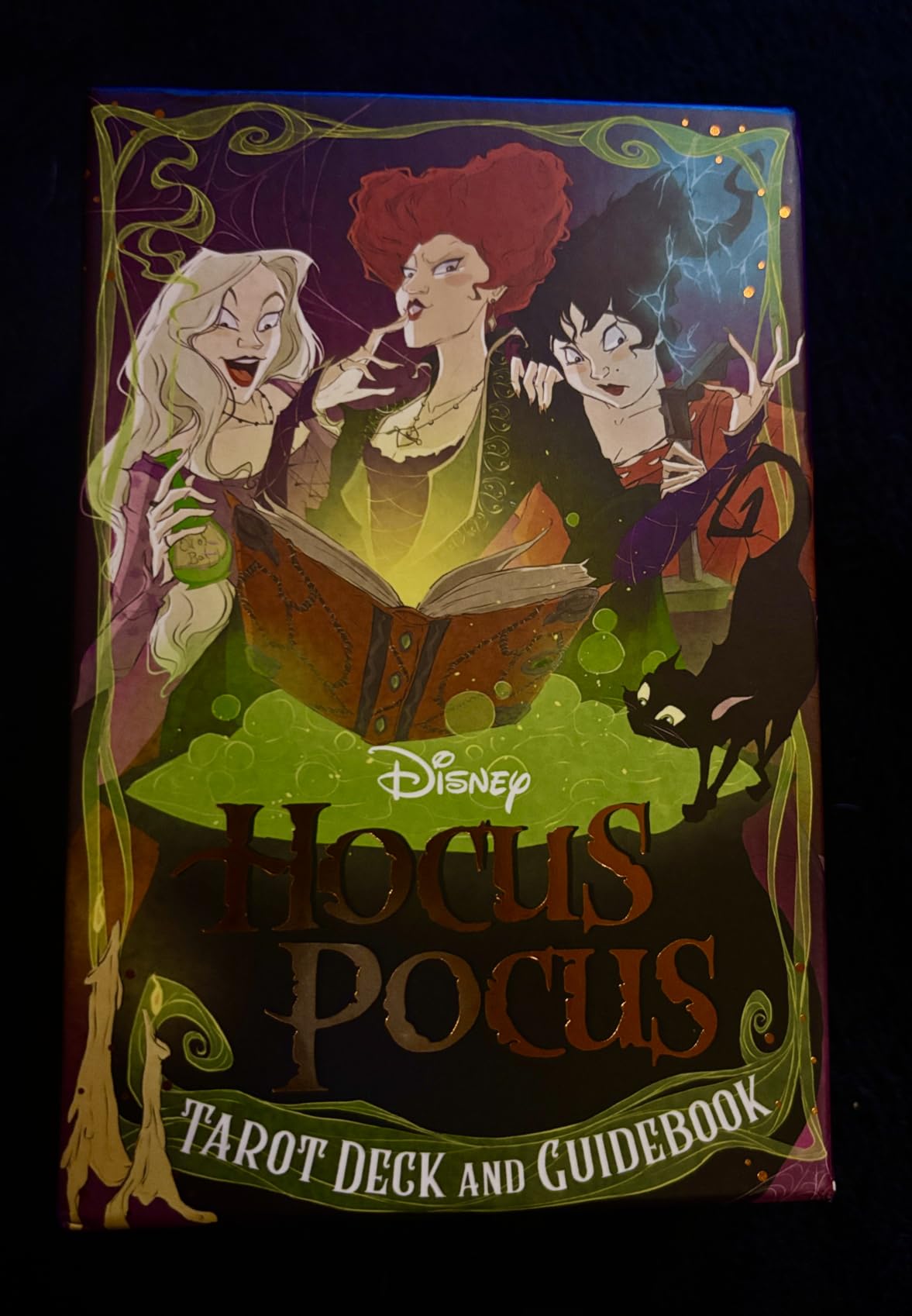 Hocus Pocus: The Official Tarot Deck and Guidebook: (Tarot Cards, Tarot for Beginners, Hocus Pocus Merchandise, Hocus Pocus Book) (Disney) customer photo 1