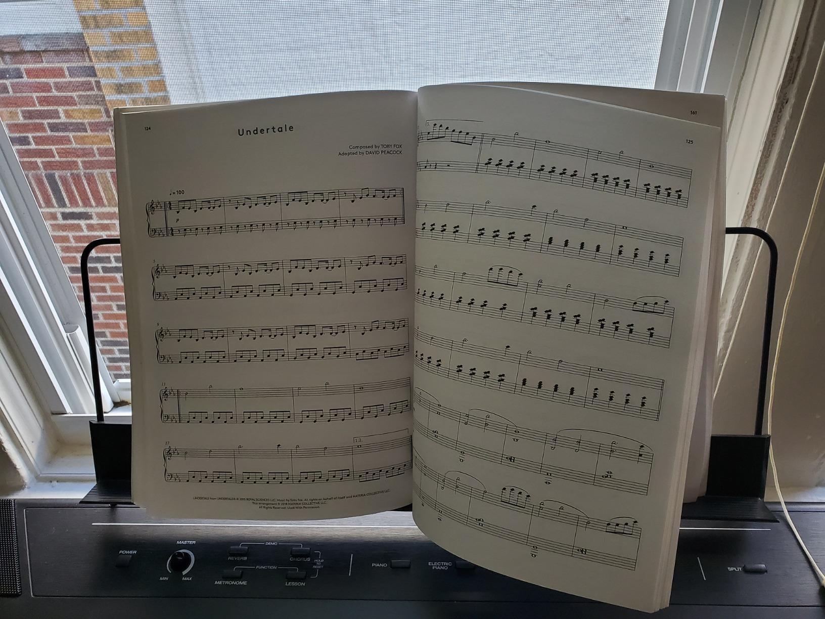 Undertale Complete Piano Score - Sheet Music from the Videogame [Perfect Paperback] Toby Fox and David Peacock customer photo 1