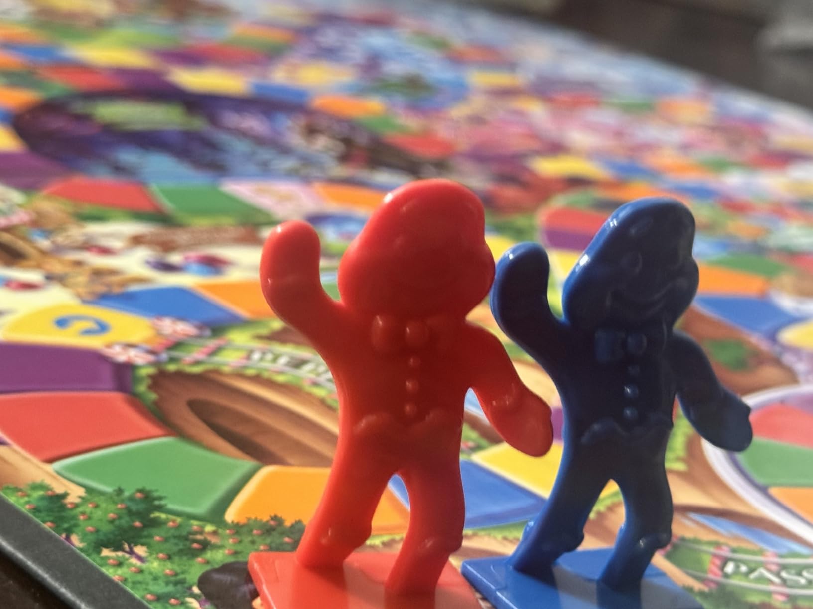 Hasbro Gaming Candy Land Kingdom of Sweet Adventures Board Game for Kids, Gifts for Boys and Girls, Ages 3 & Up (Amazon Exclusive) customer photo 2